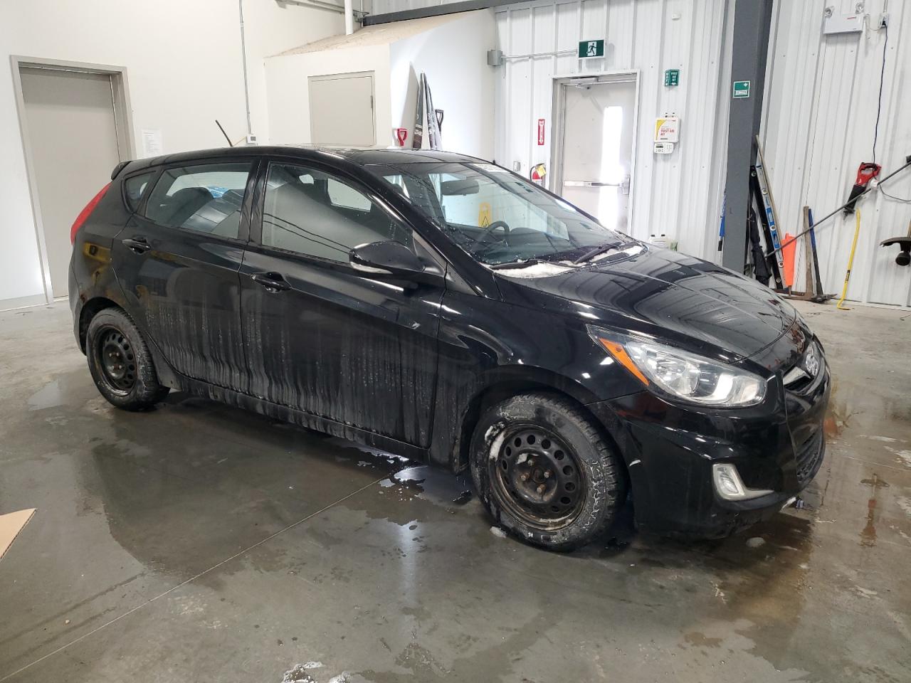 2013 Hyundai Accent - Image 4