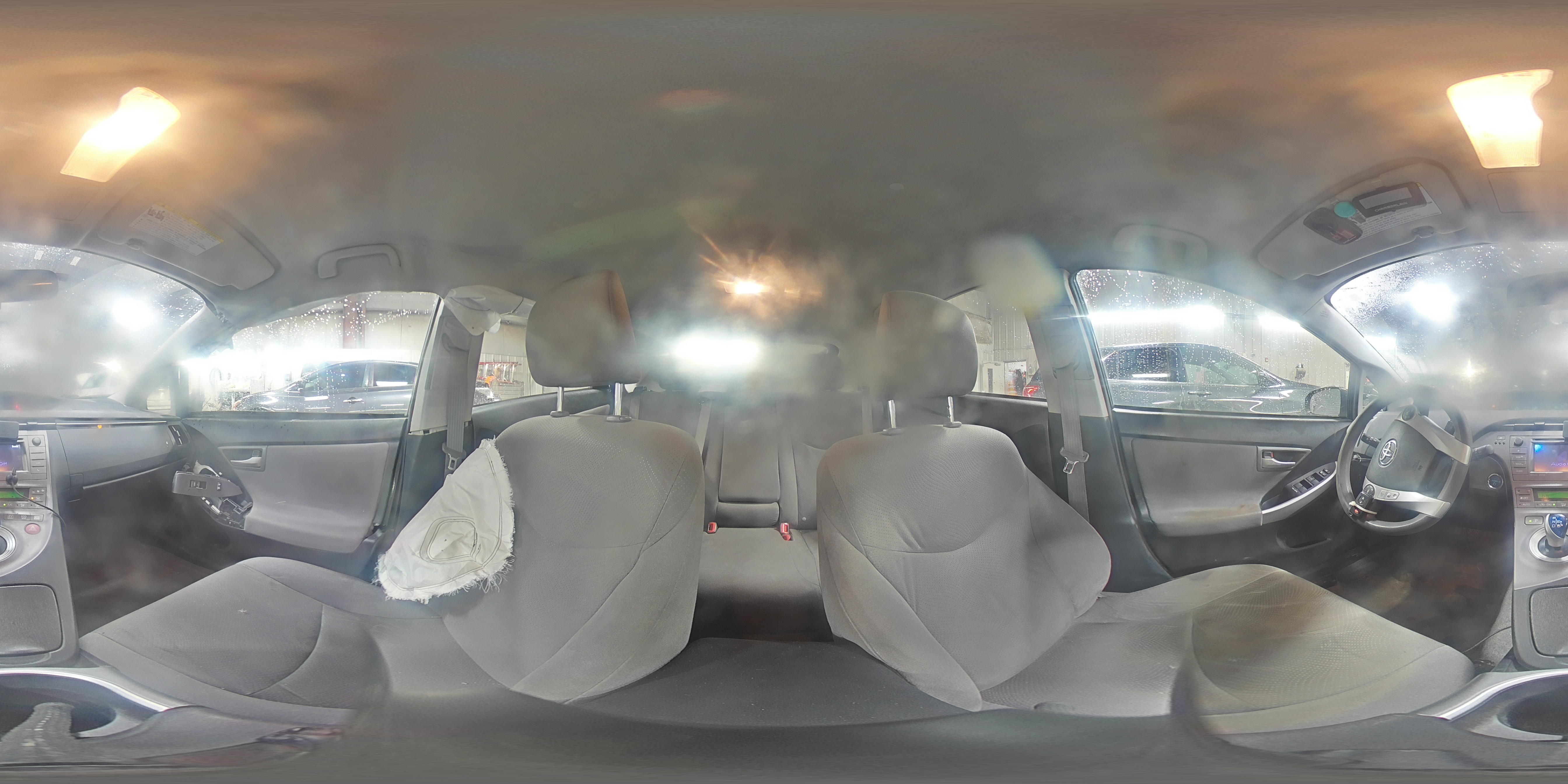 2015 Toyota Prius - Image 14