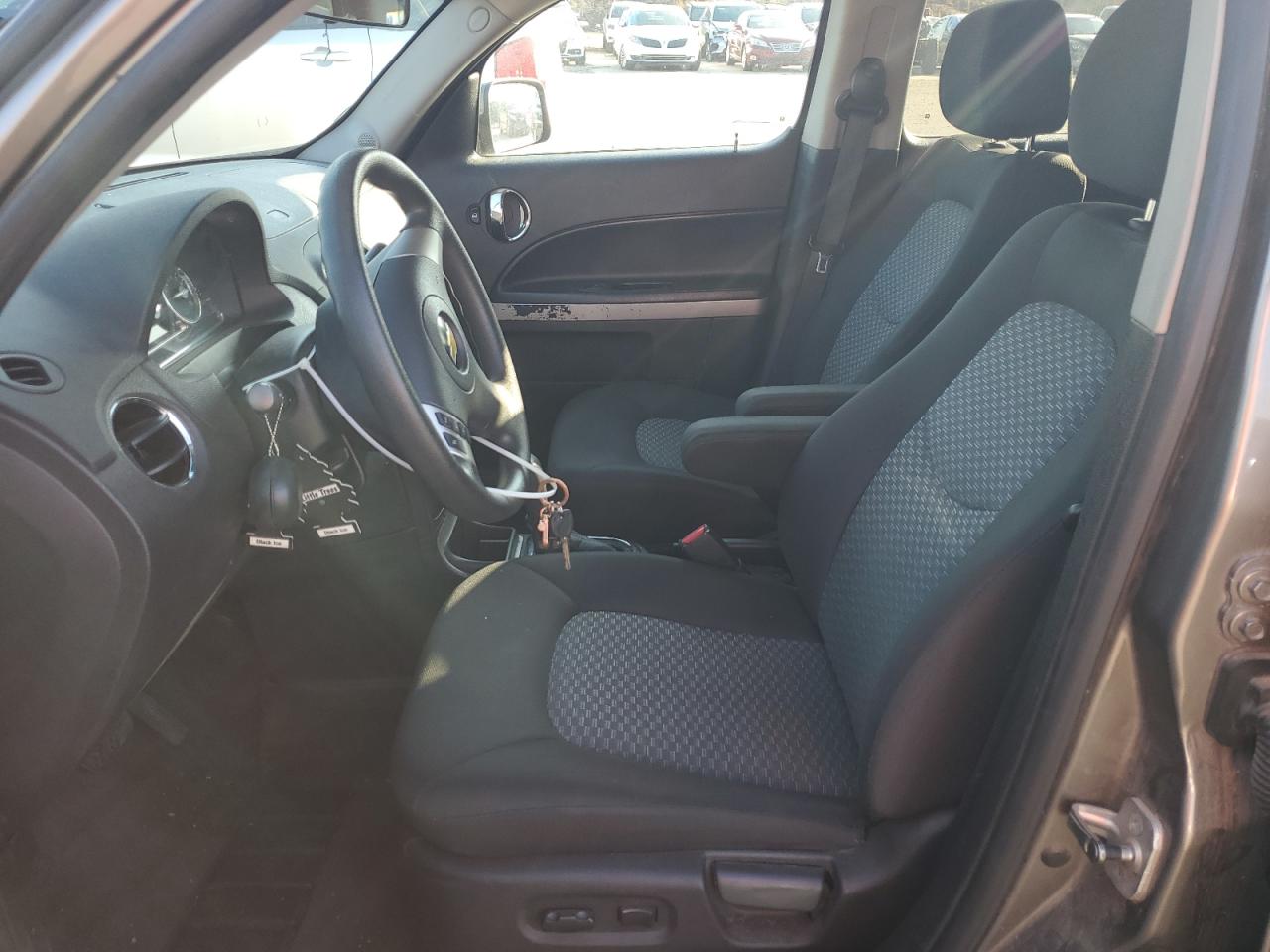 2011 Chevrolet HHR - Image 7