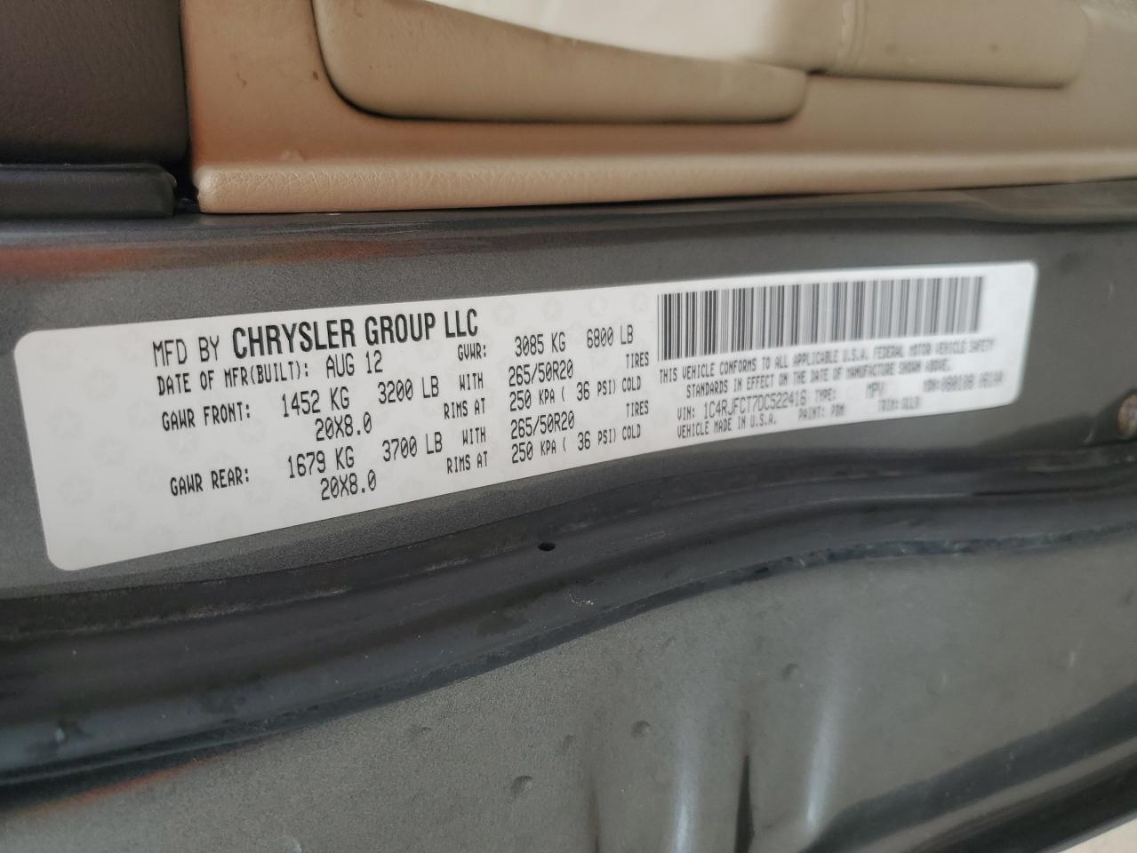 2013 Jeep Grand Cherokee - Image 16