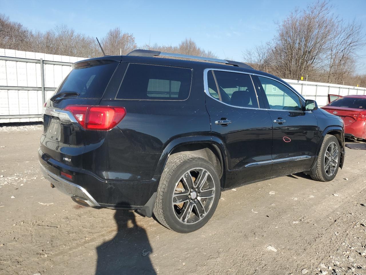 2019 GMC Acadia - Image 3