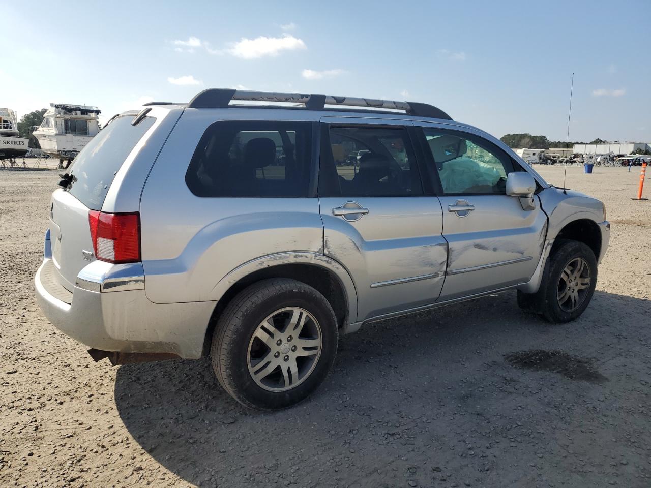 2004 Mitsubishi Endeavor - Image 3