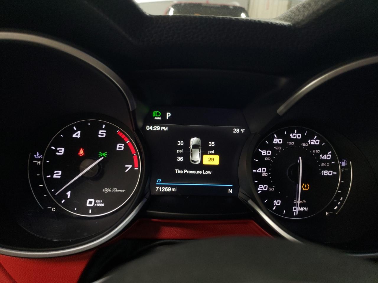 2020 Alfa Romeo Stelvio - Image 9