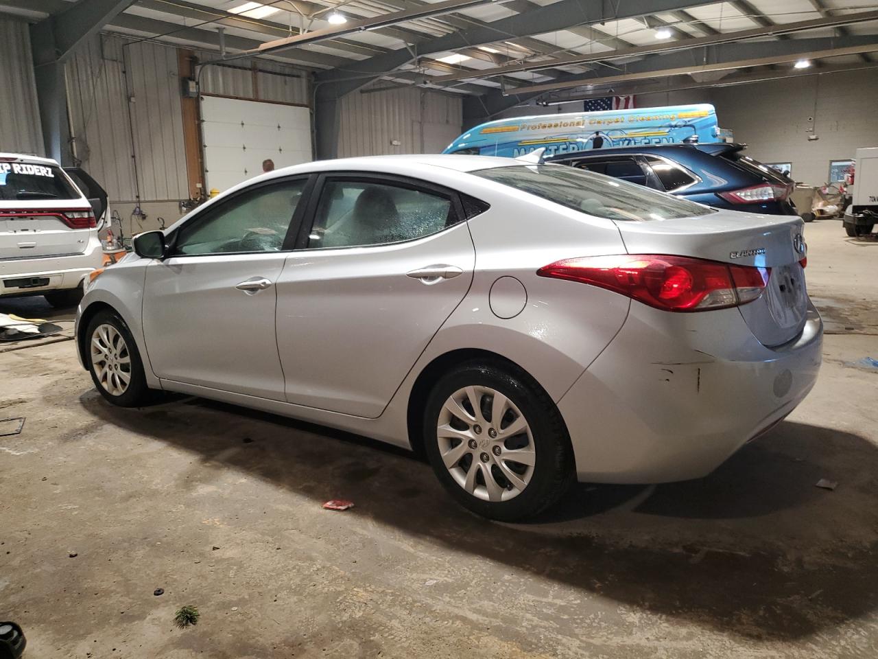 2011 Hyundai Elantra - Image 2