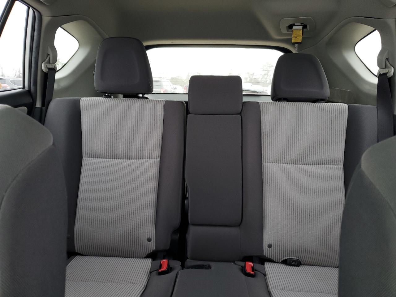 2015 Toyota RAV 4 - Image 10