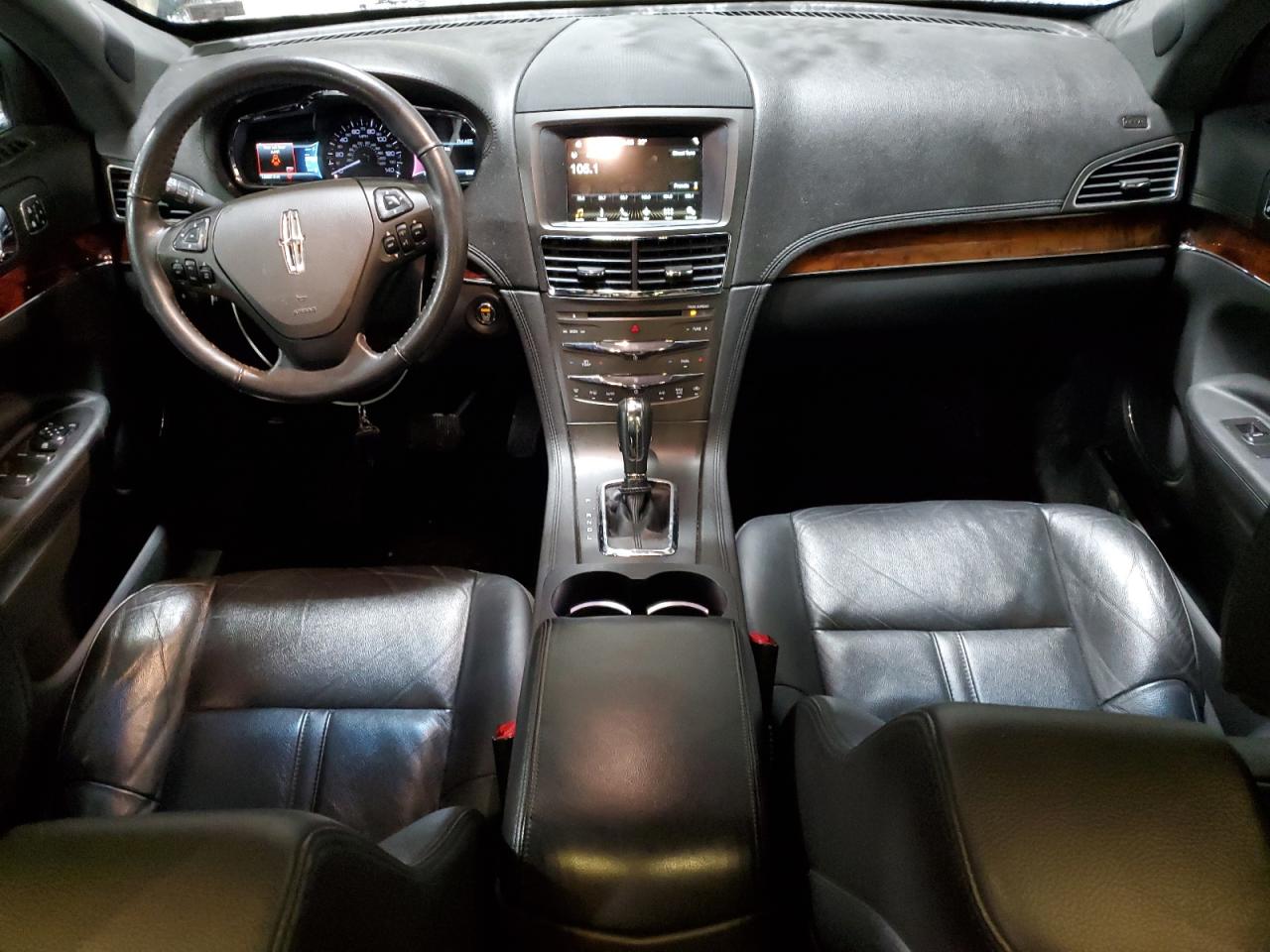 2018 Lincoln MKT - Image 8