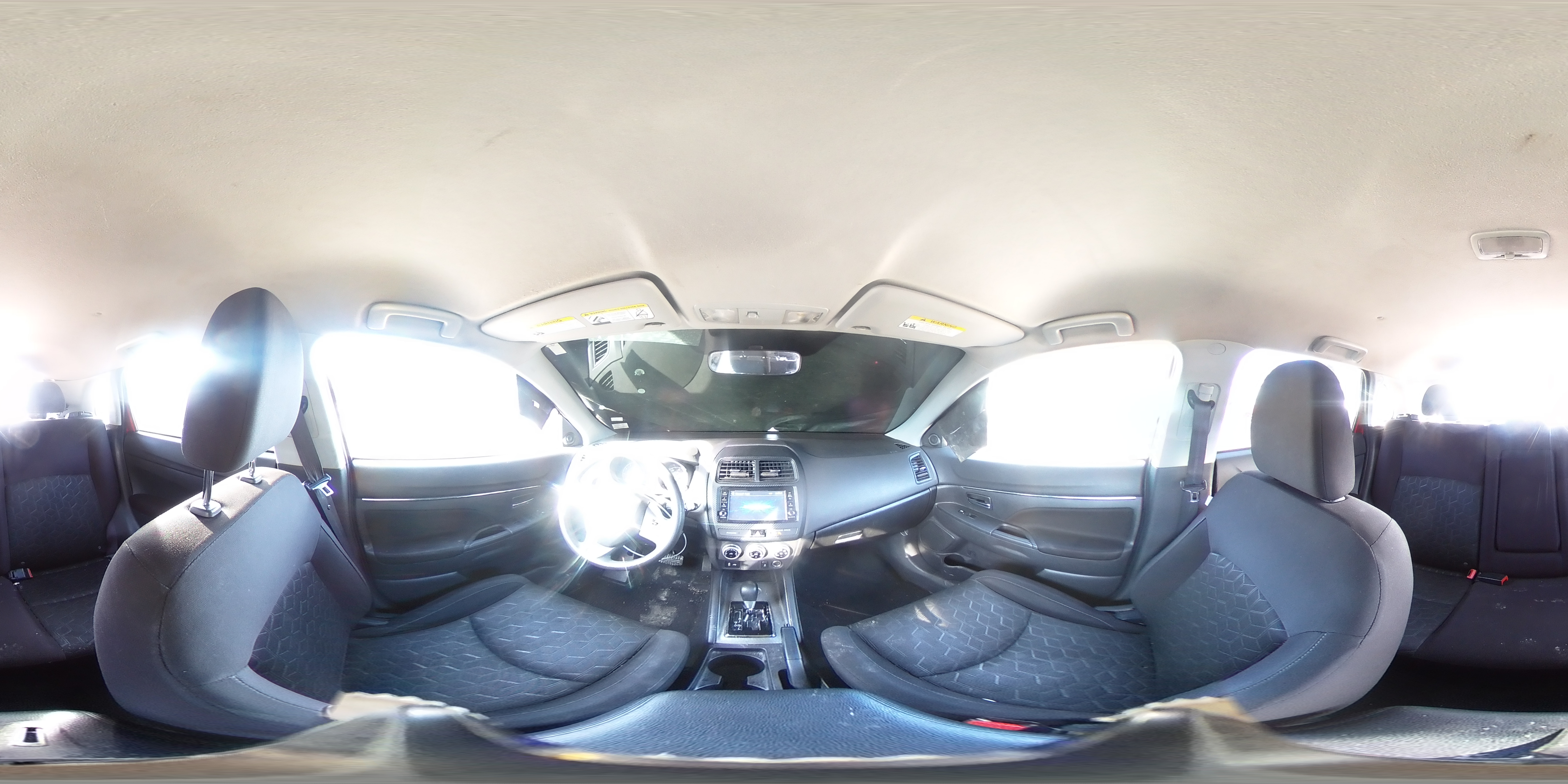 2020 Mitsubishi Outlander - Image 14