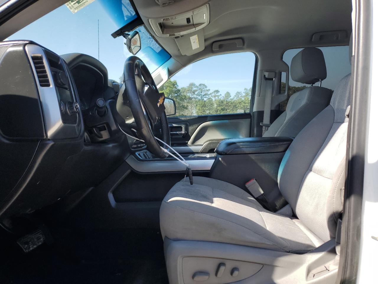 2015 Chevrolet Silverado - Image 7