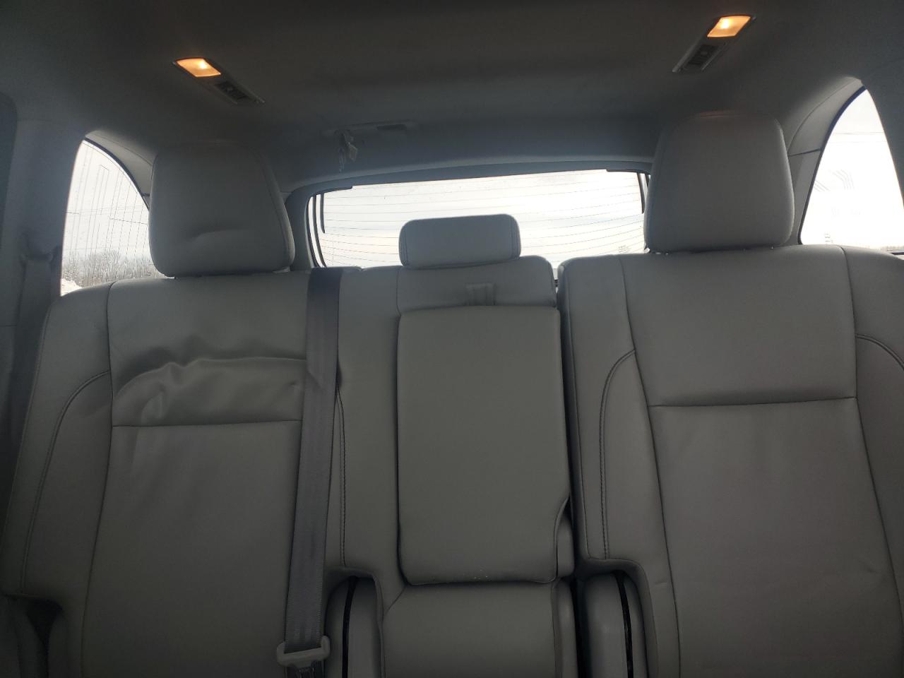 2017 Toyota Highlander - Image 10
