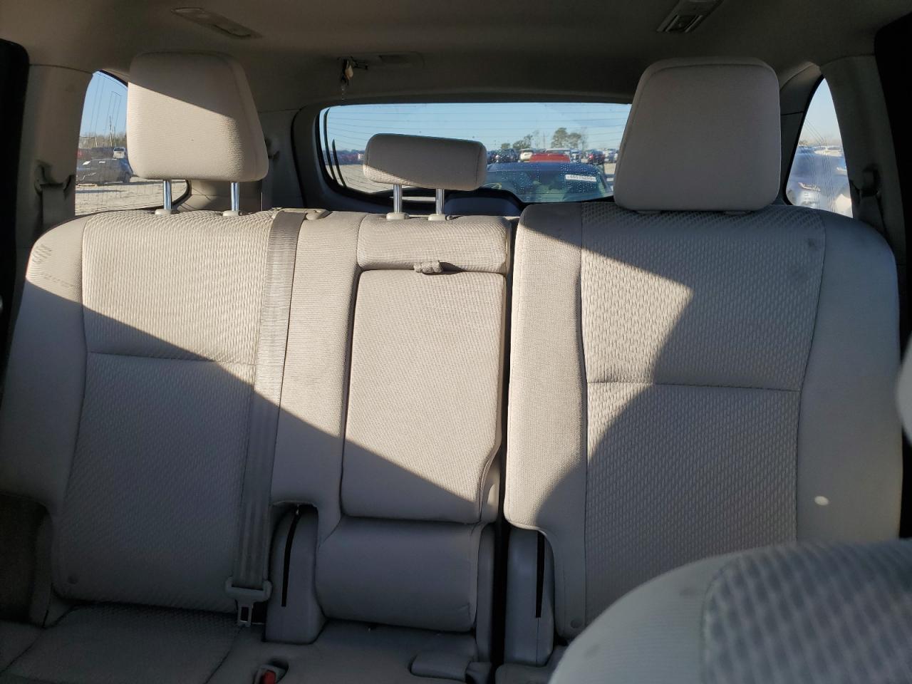 2015 Toyota Highlander - Image 10