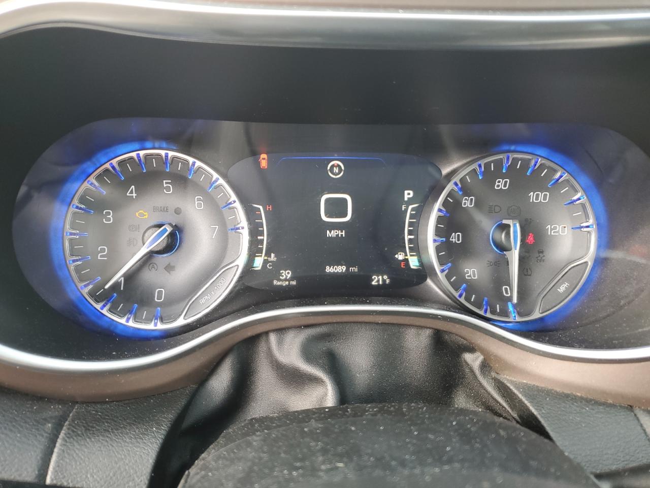 2018 Chrysler Pacifica - Image 9