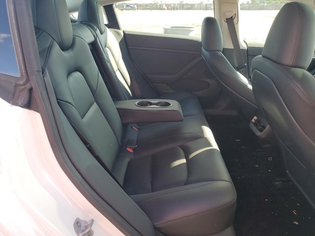 Фото: 5YJ3E1EA9PF647417 - 10