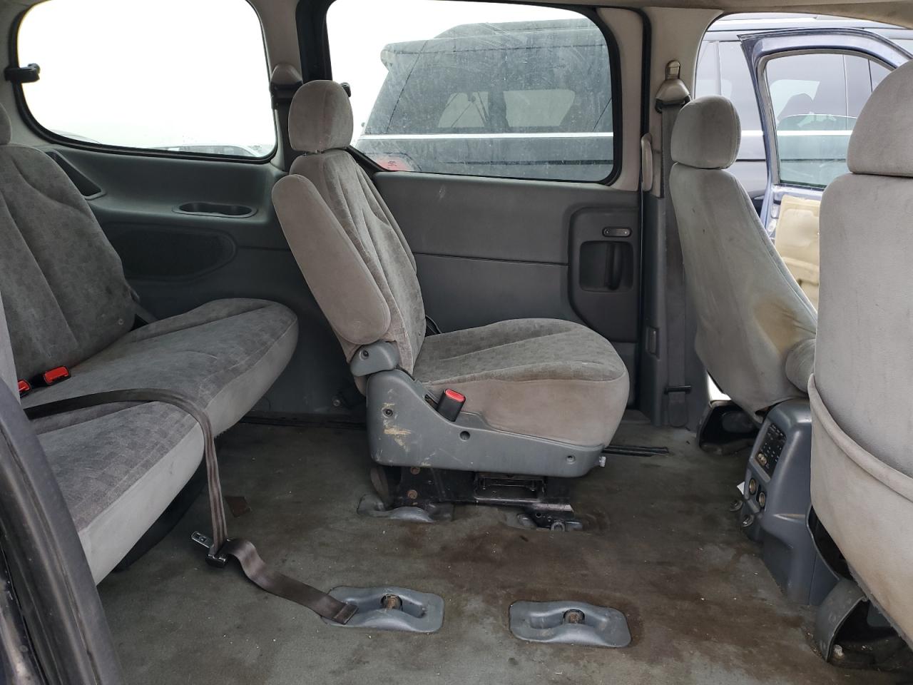 2001 Nissan Quest - Image 11