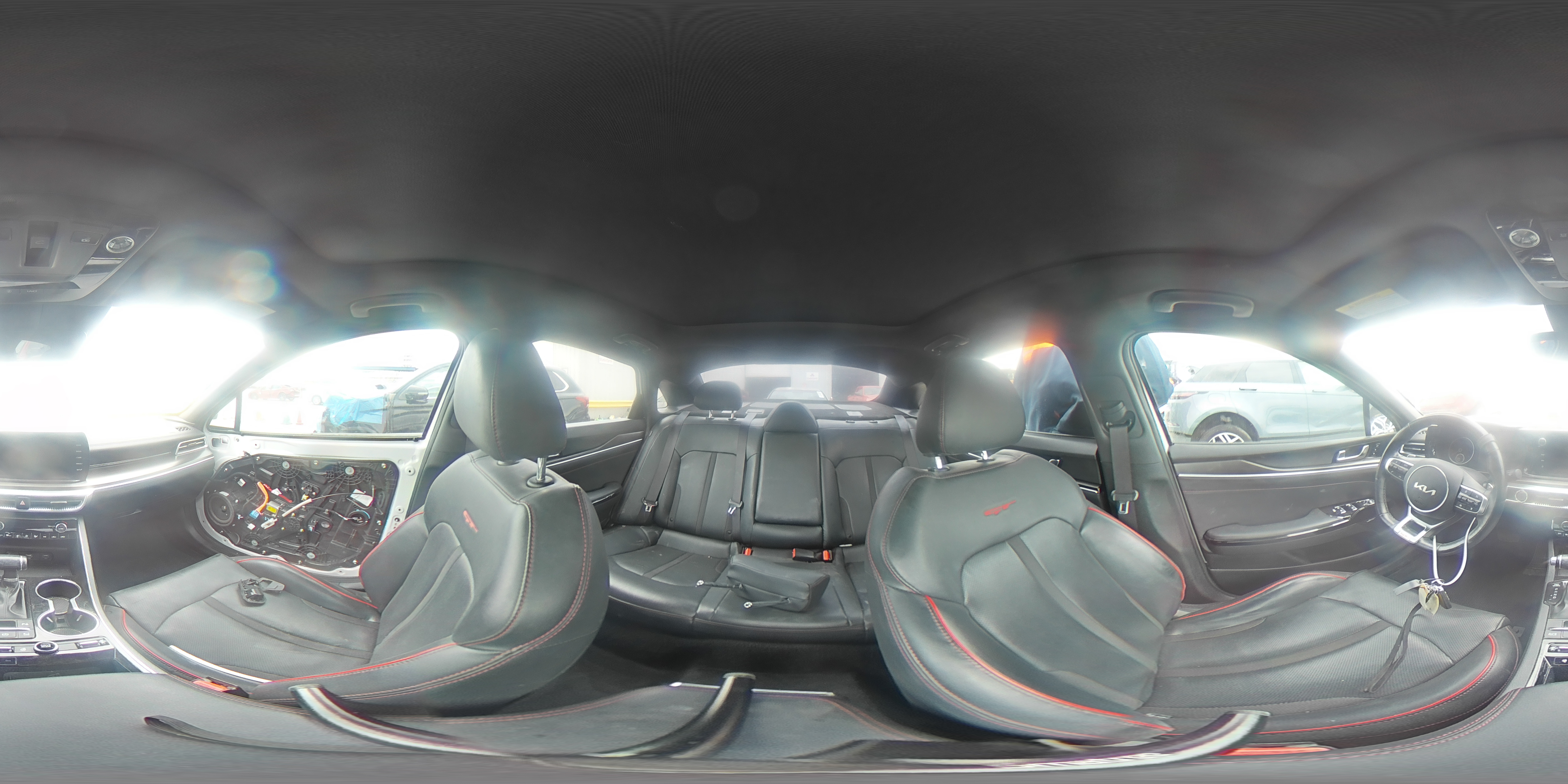 2022 Kia K5 - Image 15