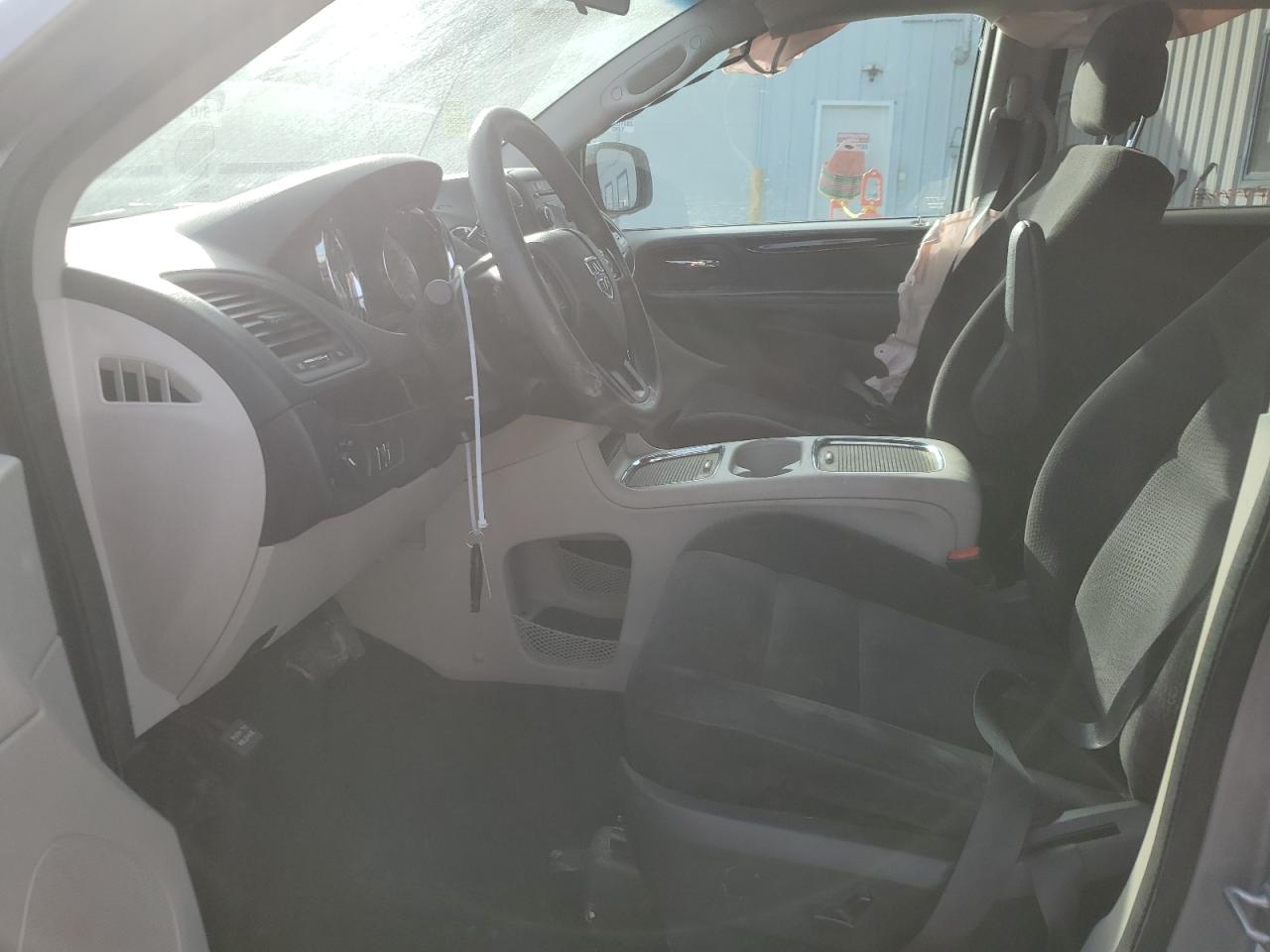 2014 Dodge Caravan - Image 7