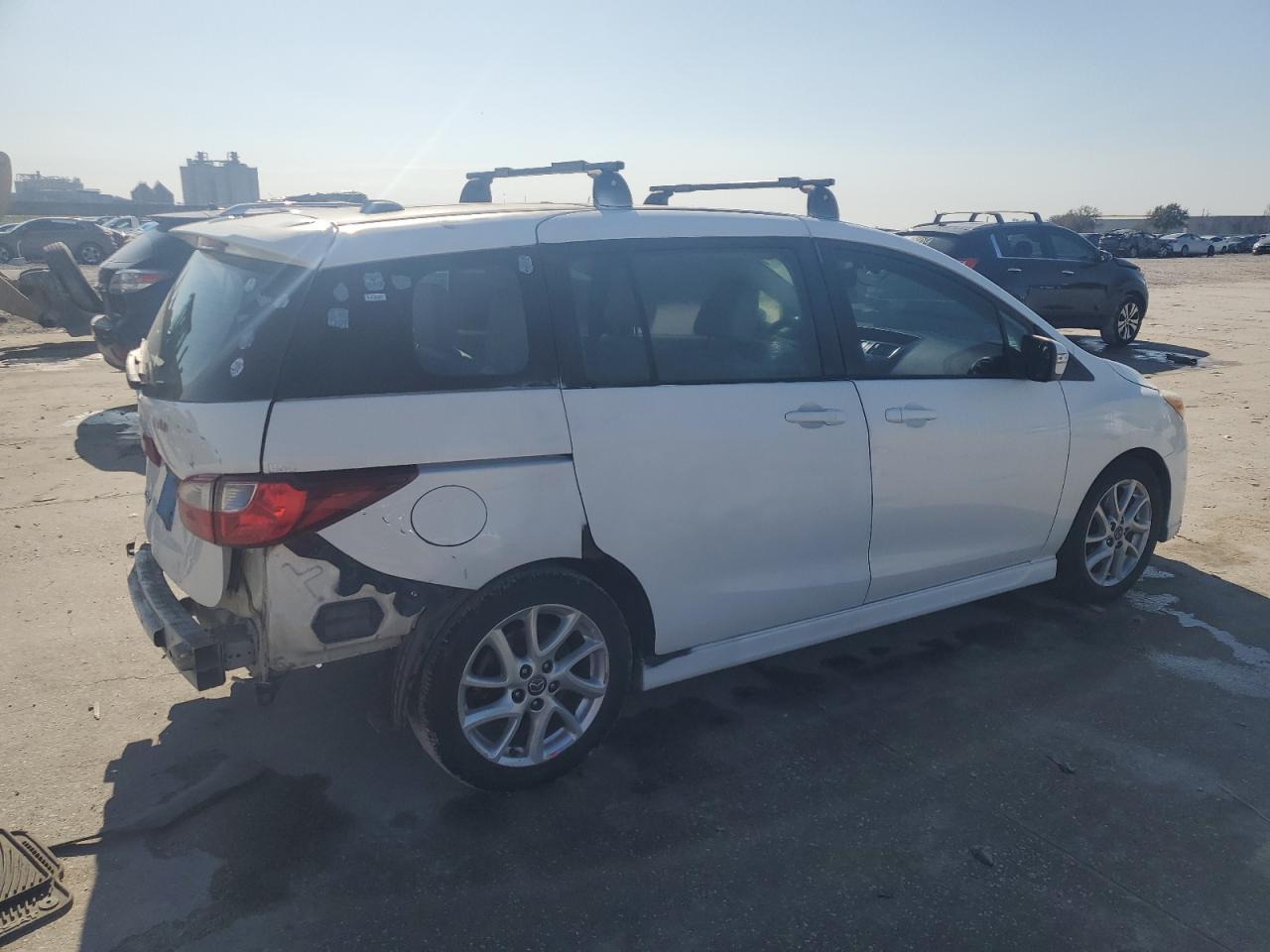 2014 Mazda 5 - Image 3