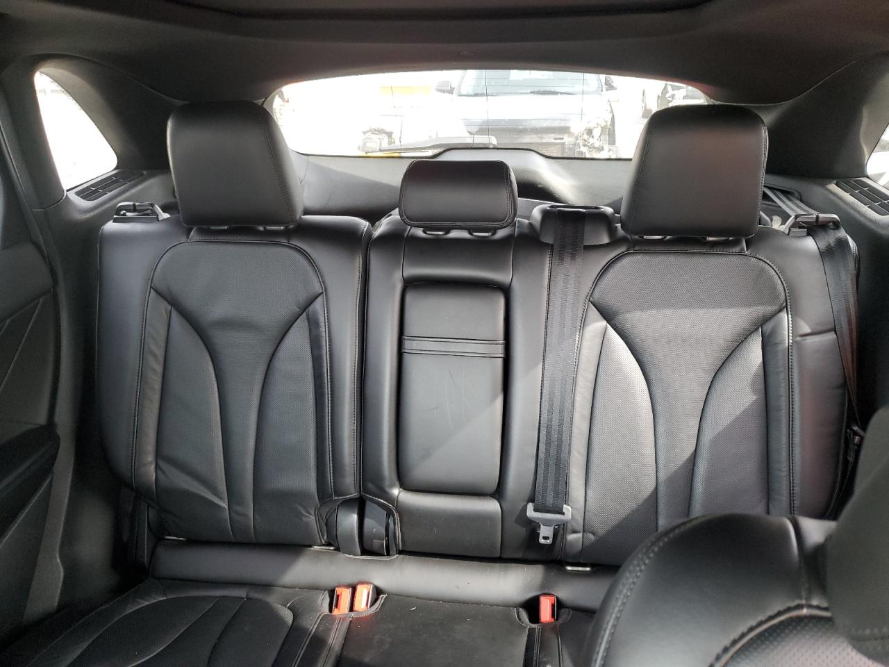 2019 Lincoln MKC - Image 10