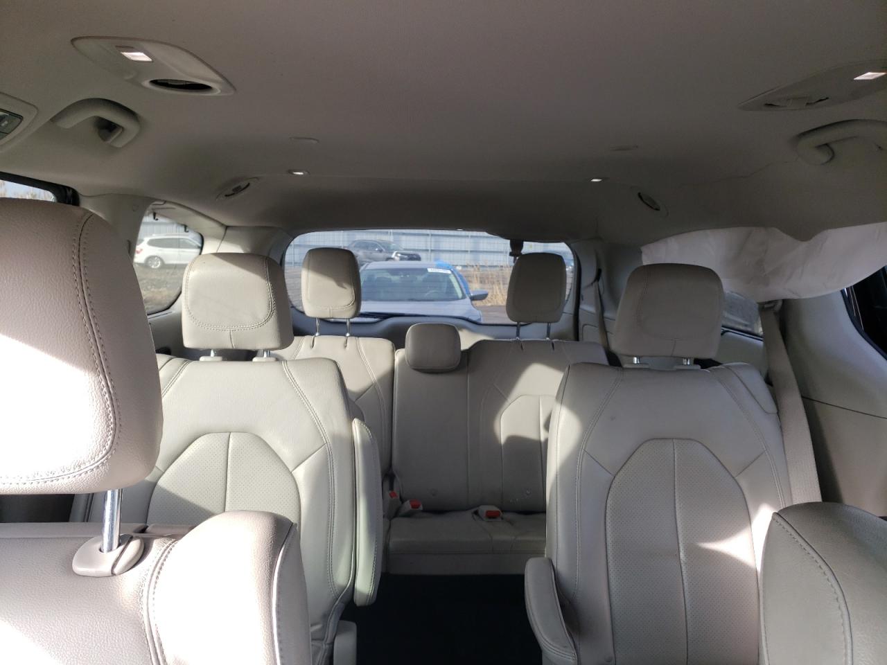 2020 Chrysler Pacifica - Image 10