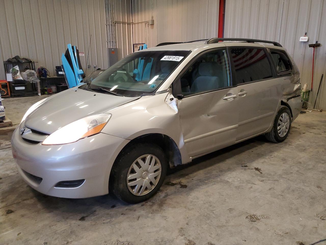 2007 Toyota Sienna - Image 1