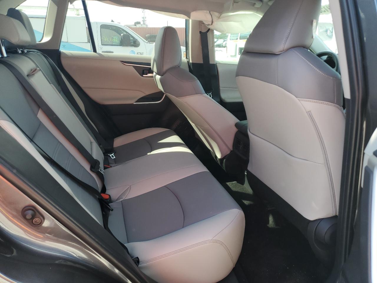 2024 Toyota RAV 4 - Image 11