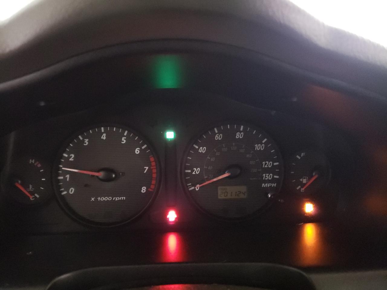 2004 Hyundai Santa Fe - Image 9