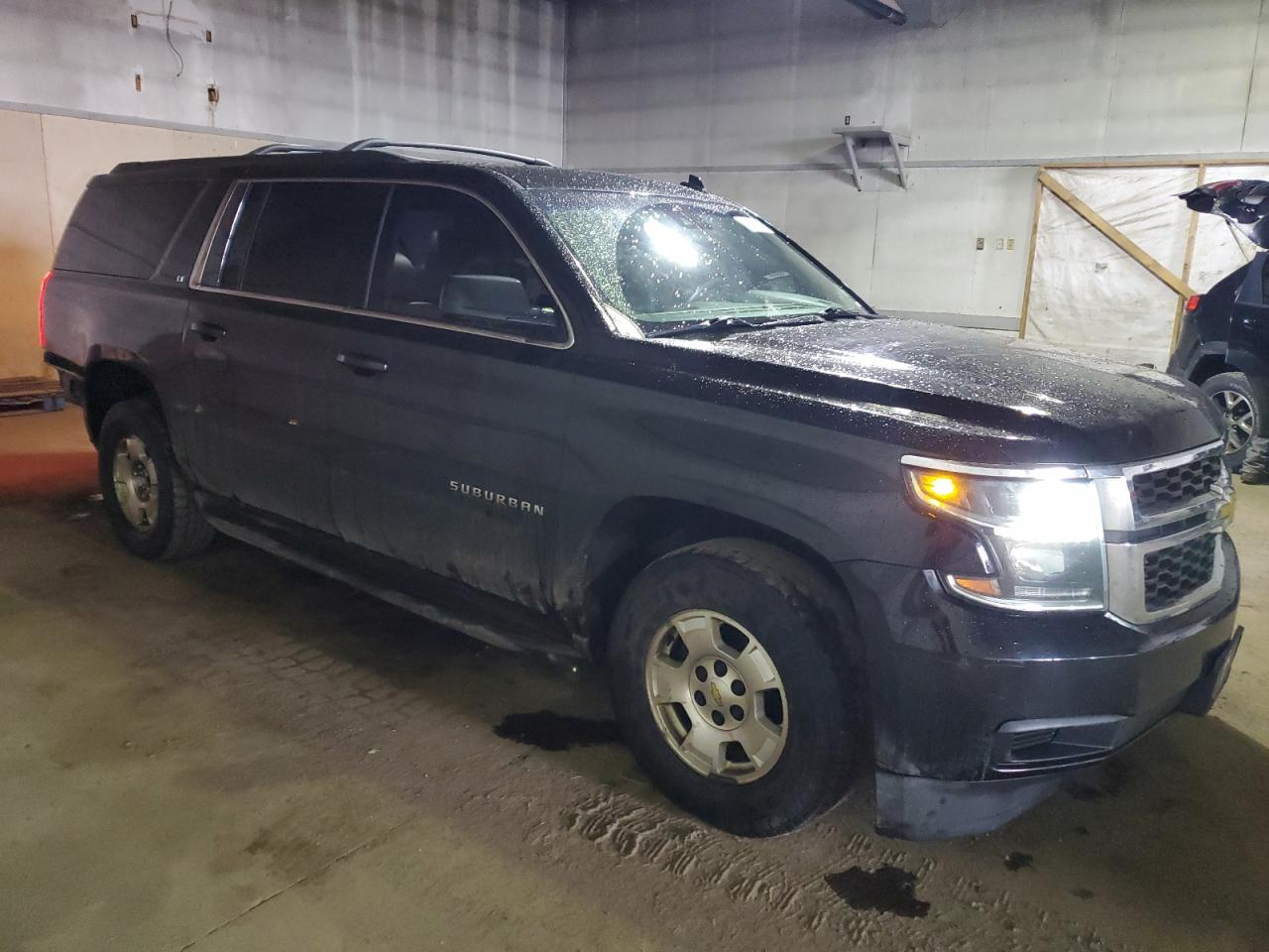 2015 Chevrolet Suburban - Image 4