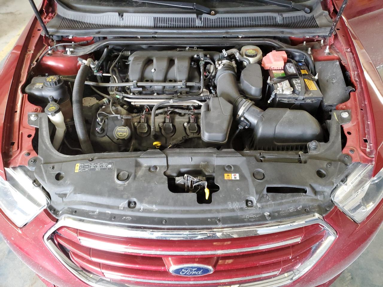 2015 Ford Taurus - Image 12