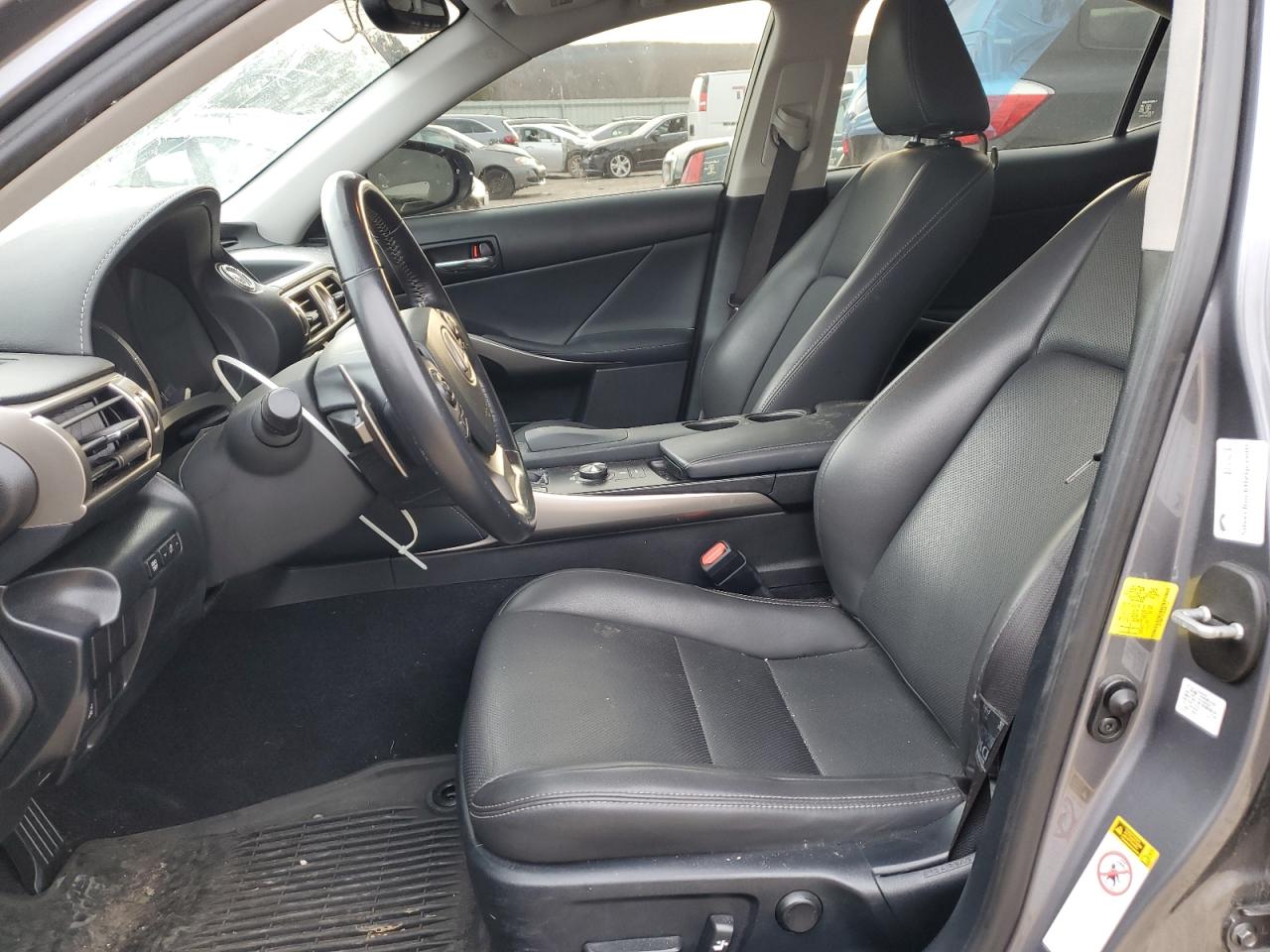 2016 Lexus IS - Image 7