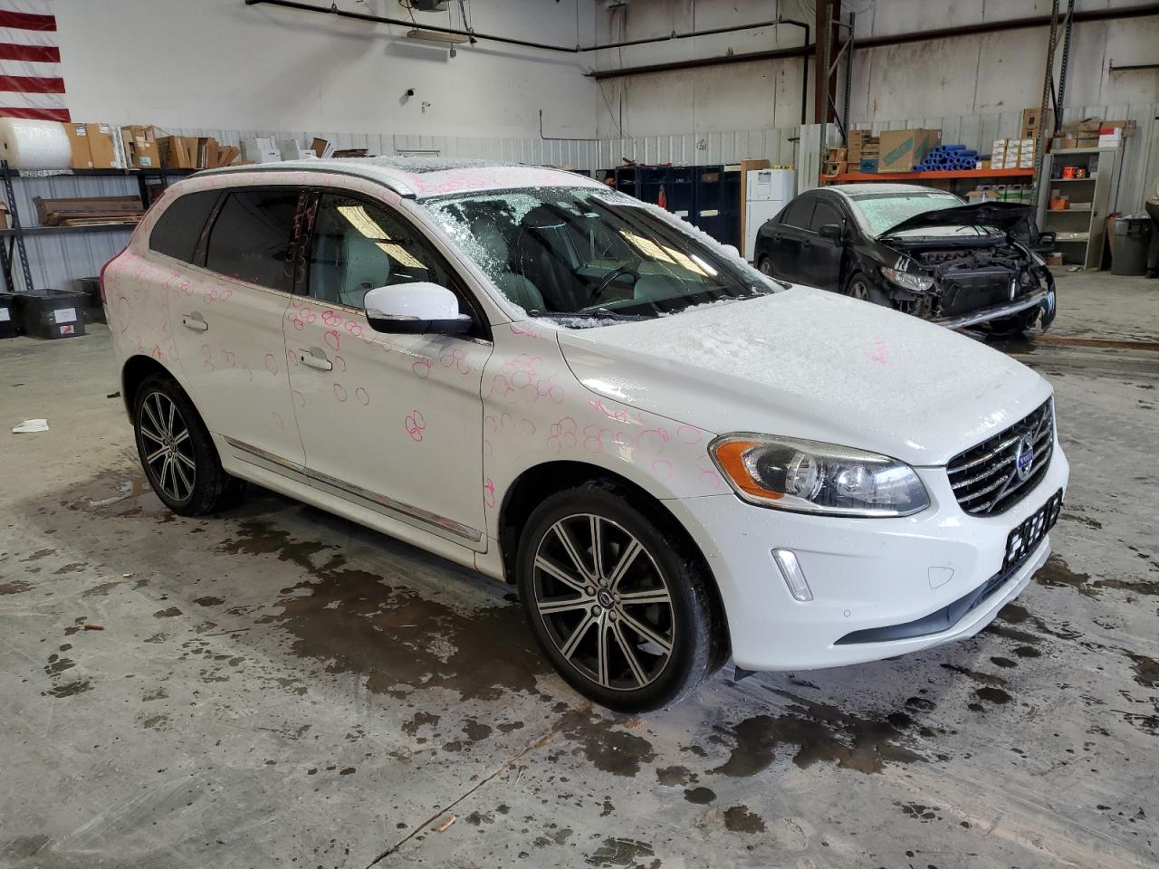 2016 Volvo XC60 - Image 4