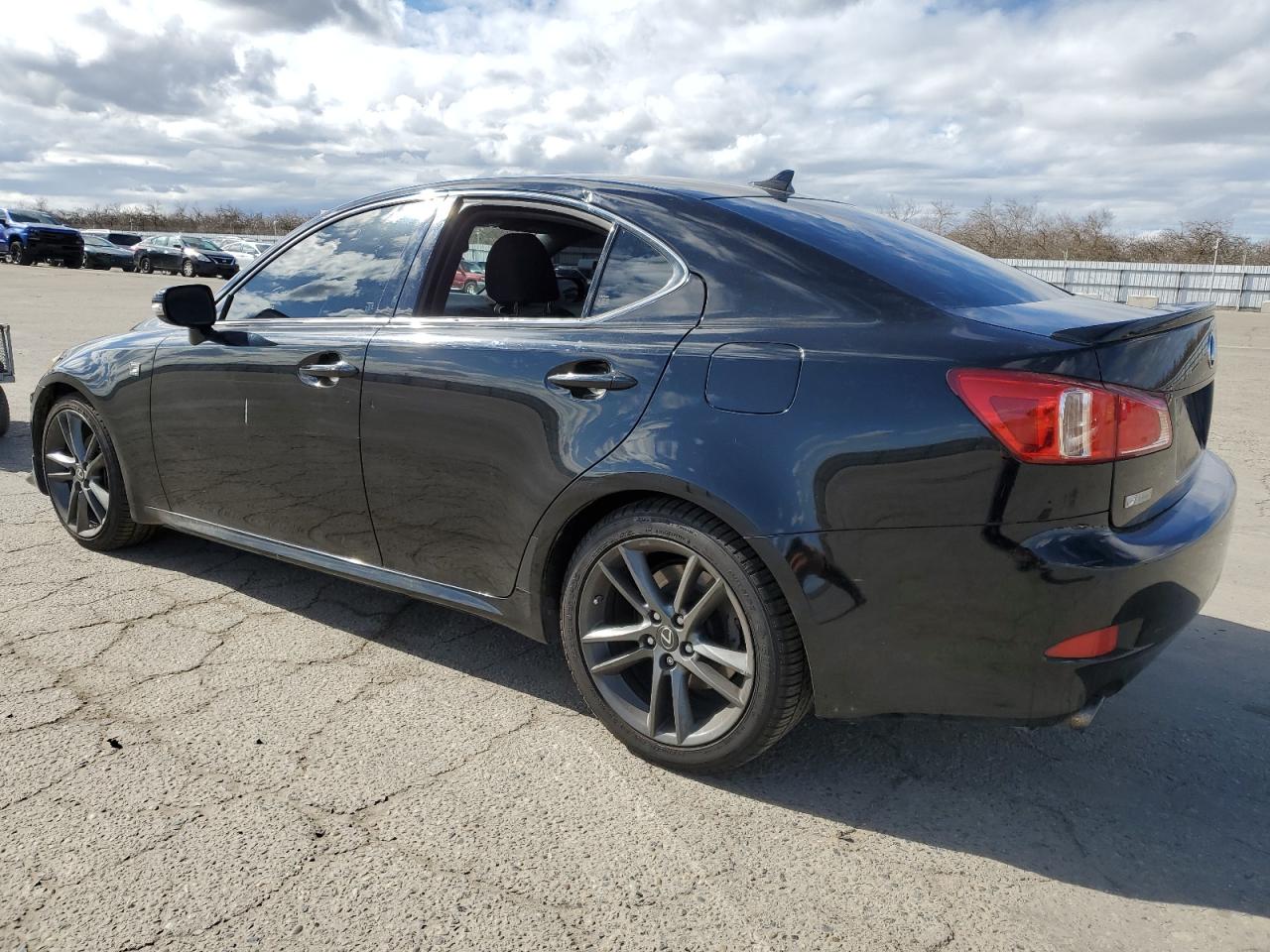 2011 Lexus IS - Image 2