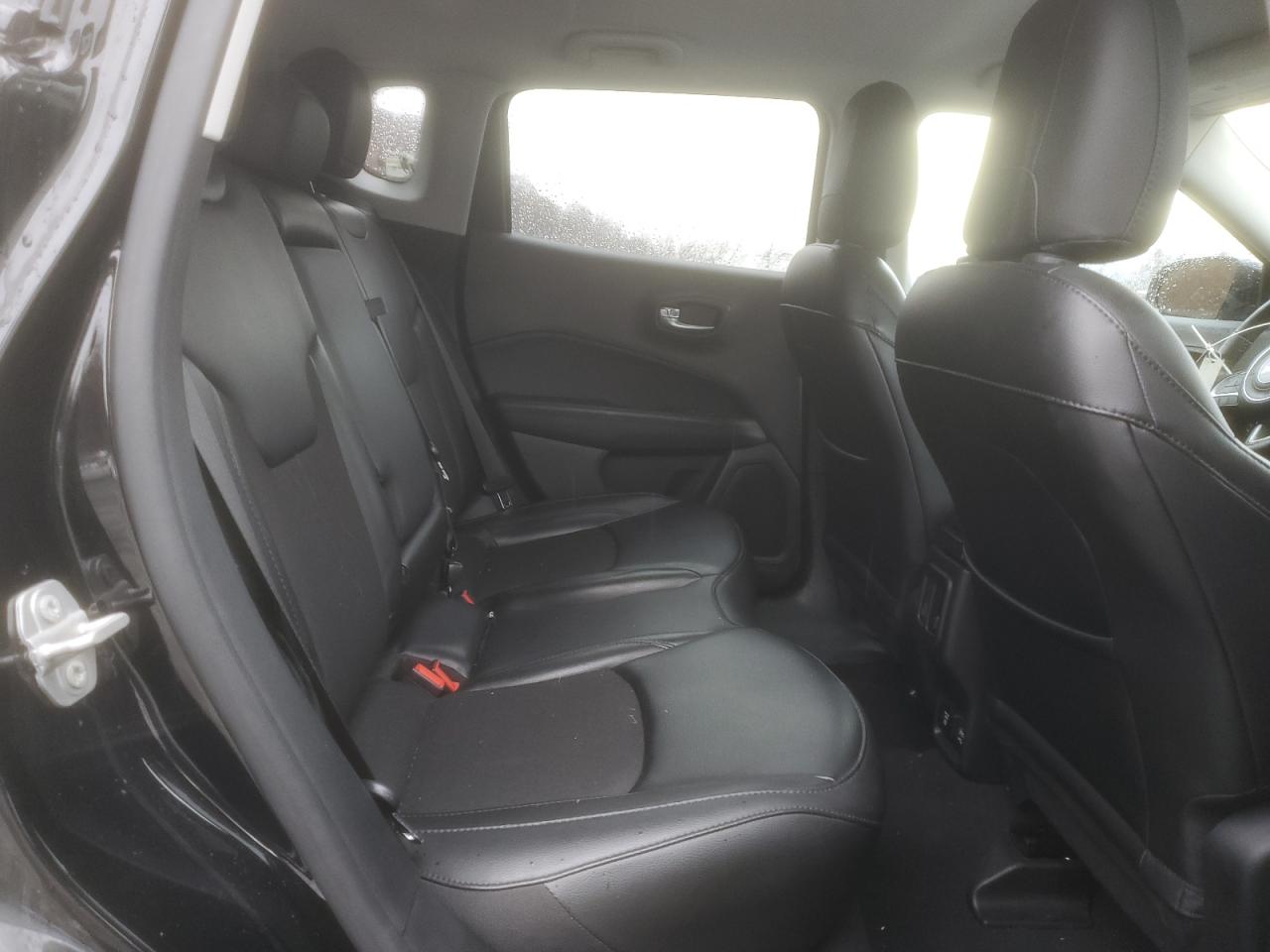 2020 Jeep Compass - Image 11