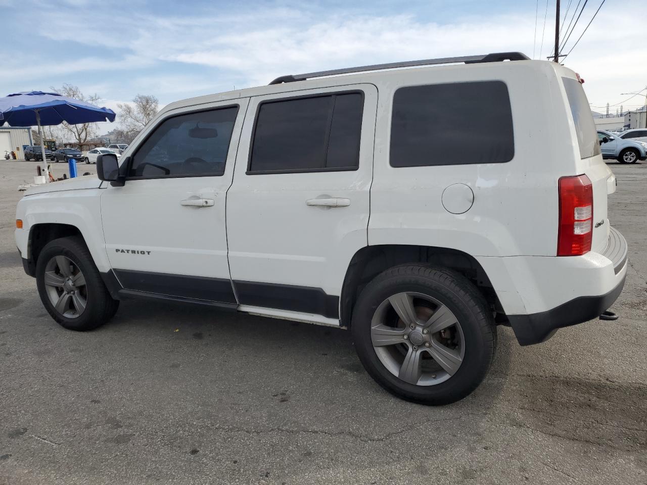 2016 Jeep Liberty (Patriot) - Image 2