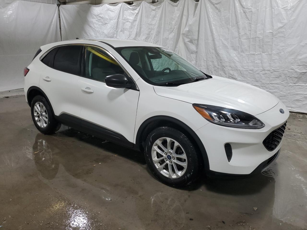 2022 Ford Escape - Image 4