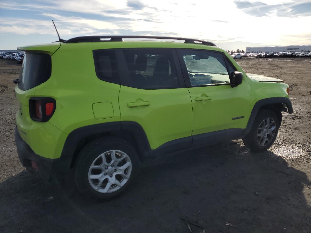 2018 Jeep Renegade - Image 3