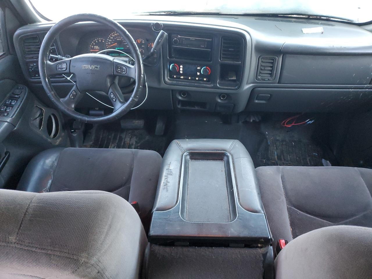 2005 GMC Sierra - Image 8