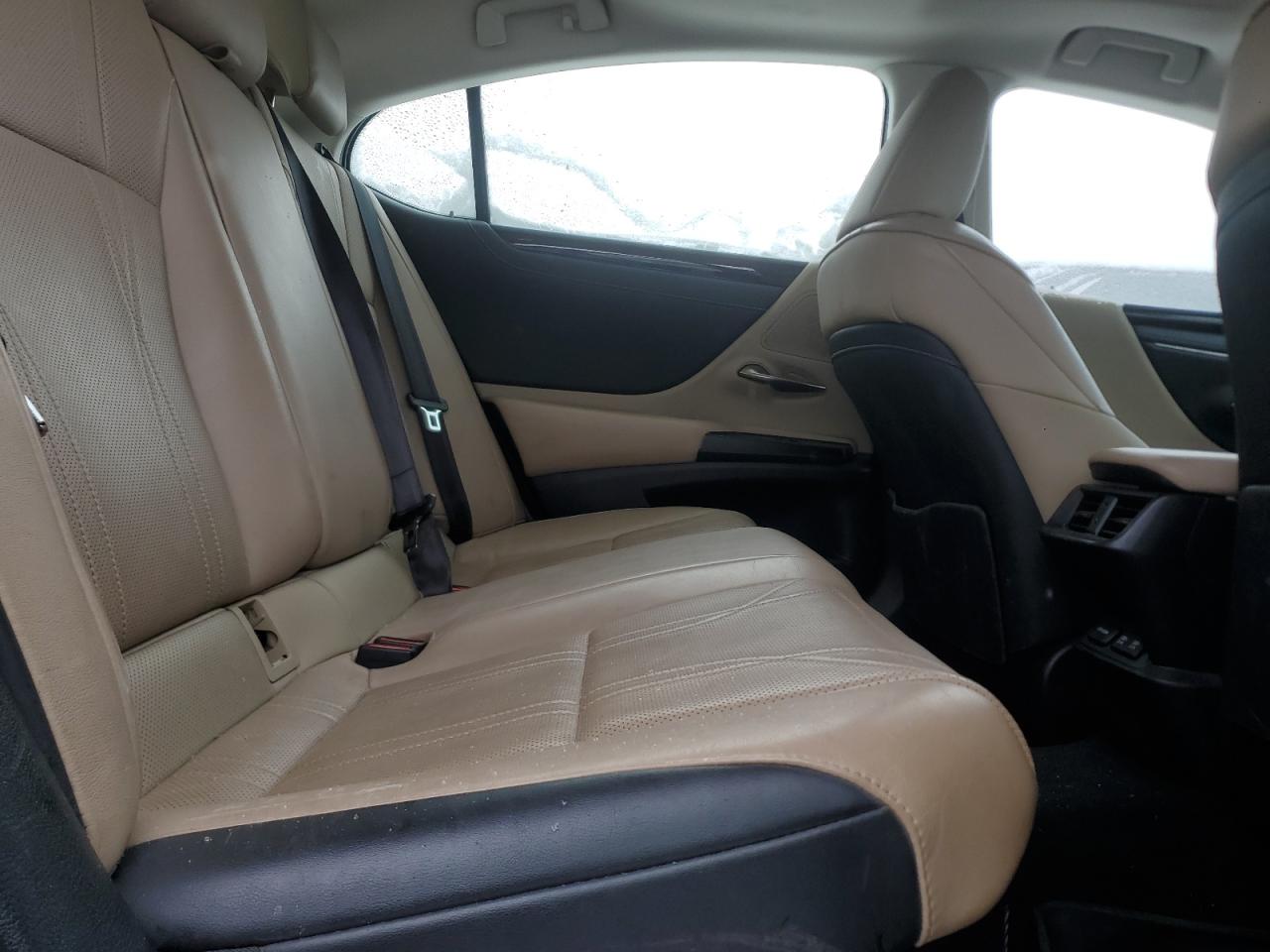 2019 Lexus ES - Image 10