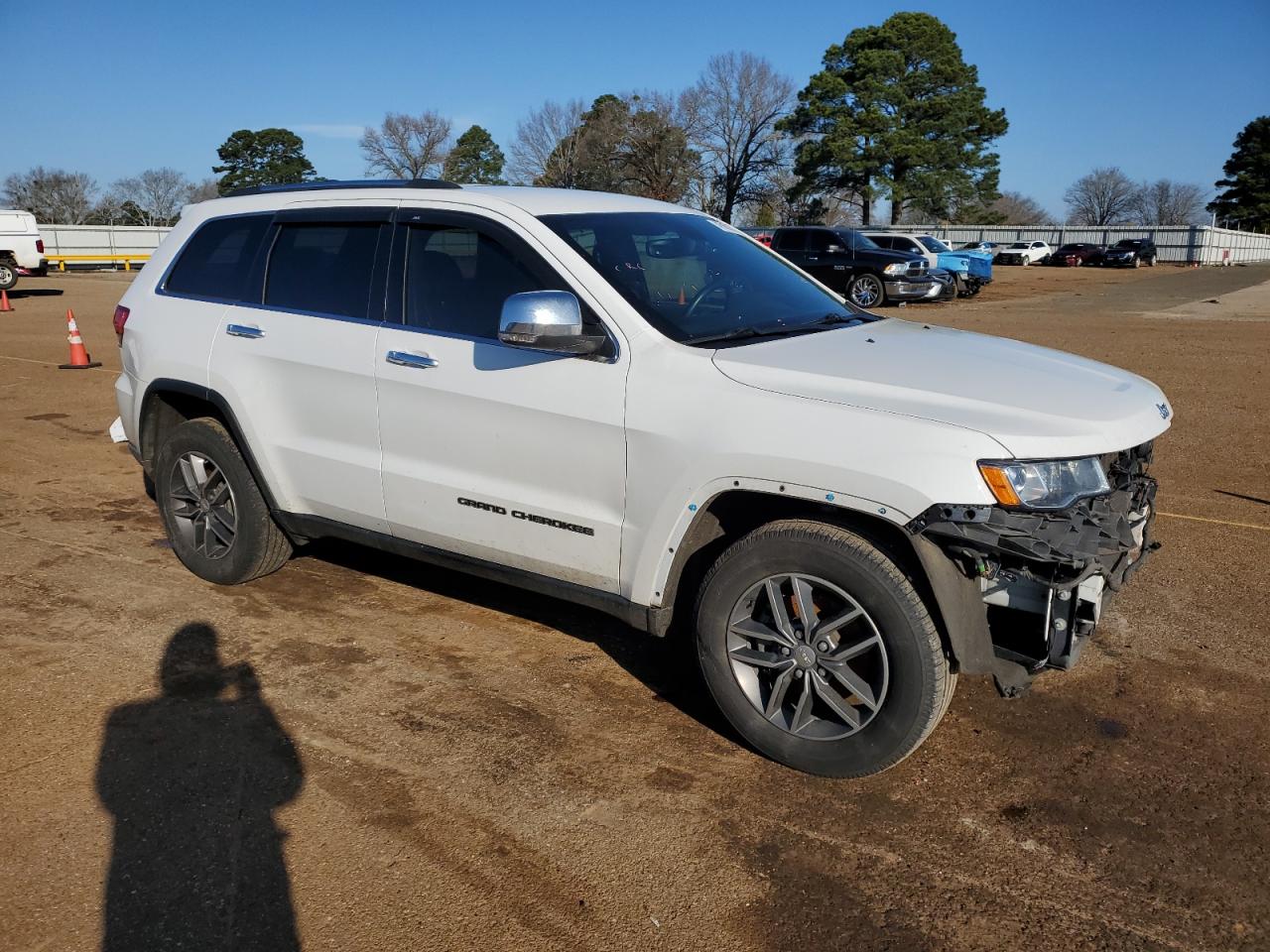 2017 Jeep Grand Cherokee - Image 4