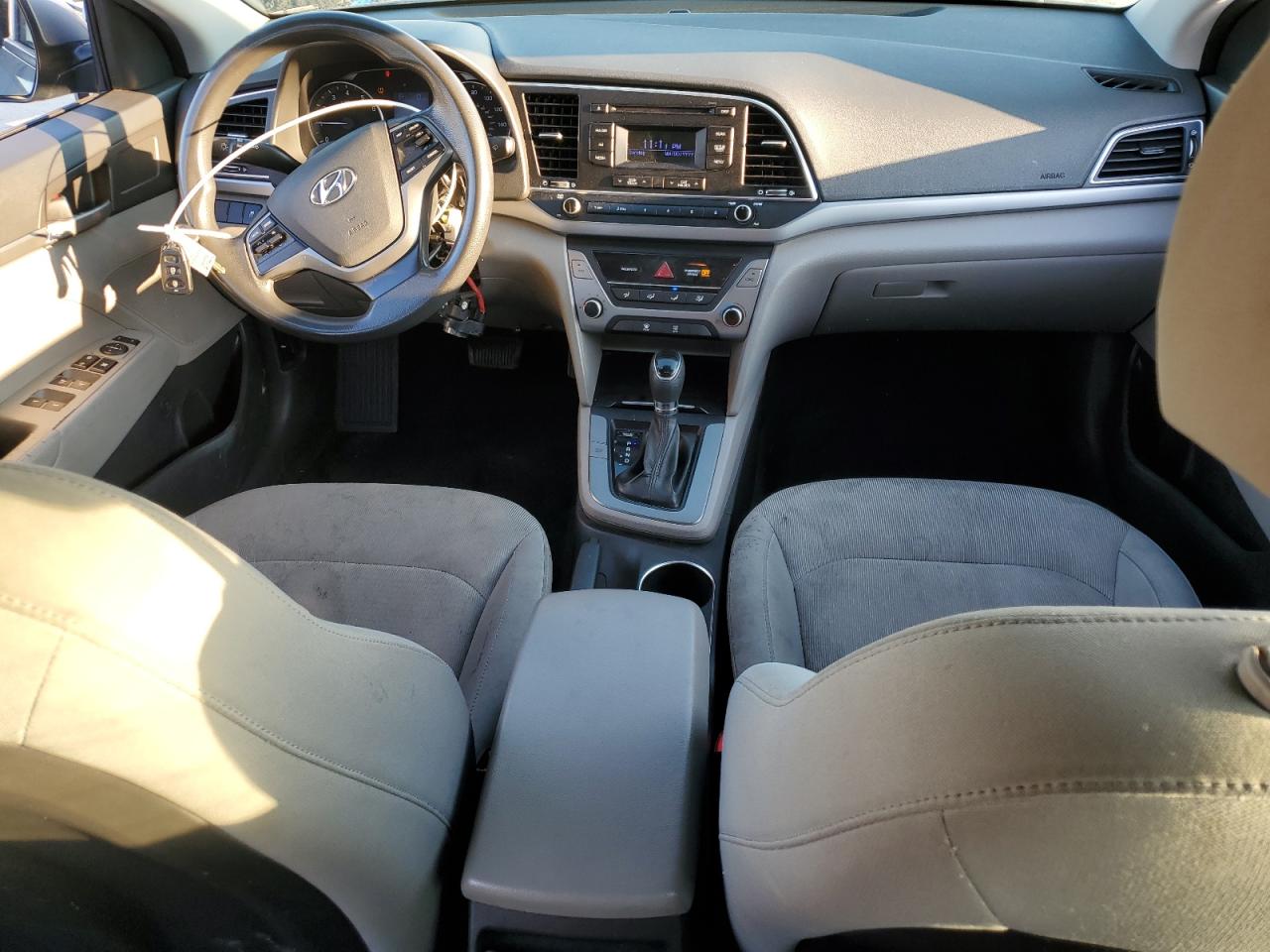 2017 Hyundai Elantra - Image 8