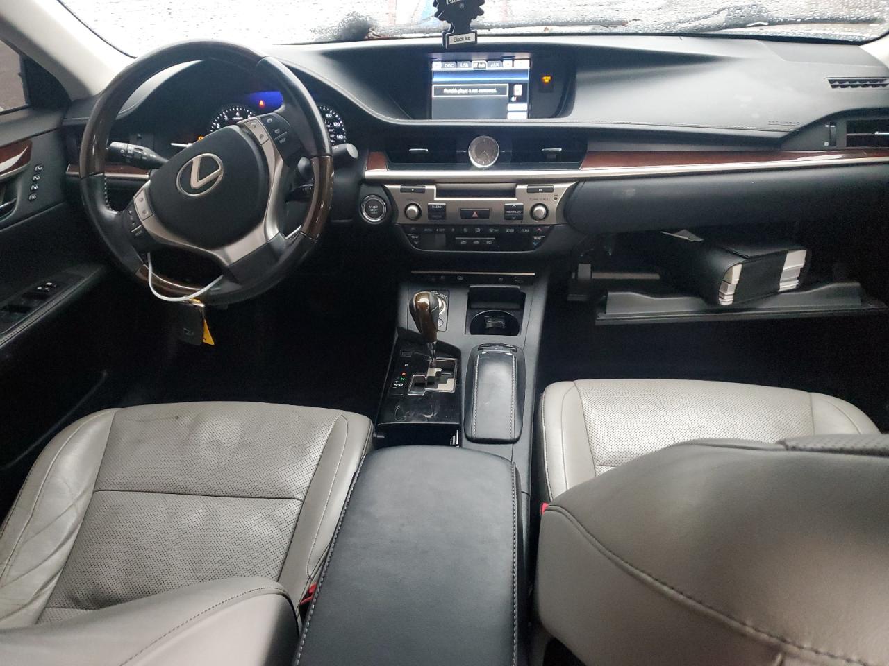 2014 Lexus ES - Image 8