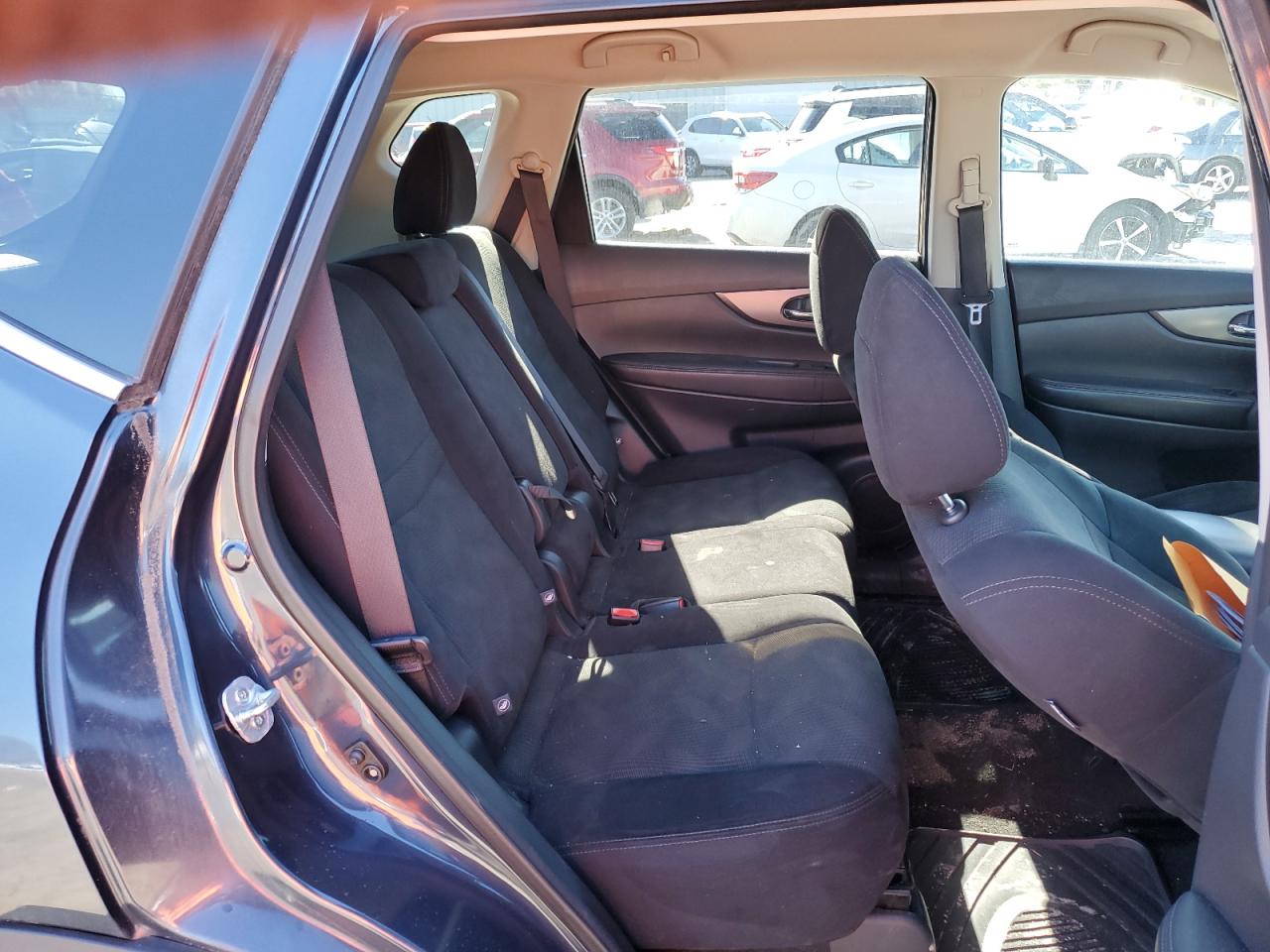 2016 Nissan Rogue - Image 11