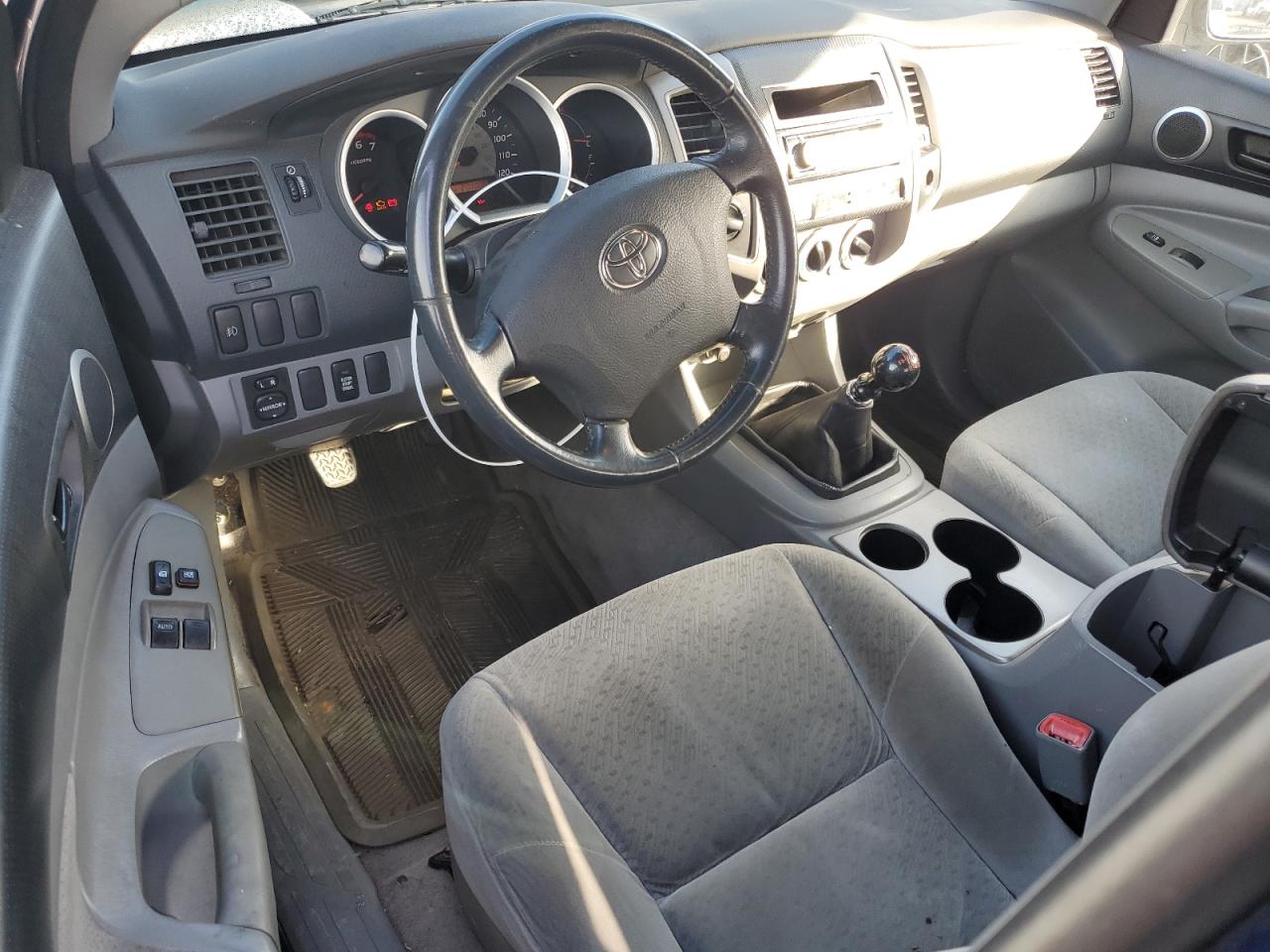 2005 Toyota Tacoma - Image 8