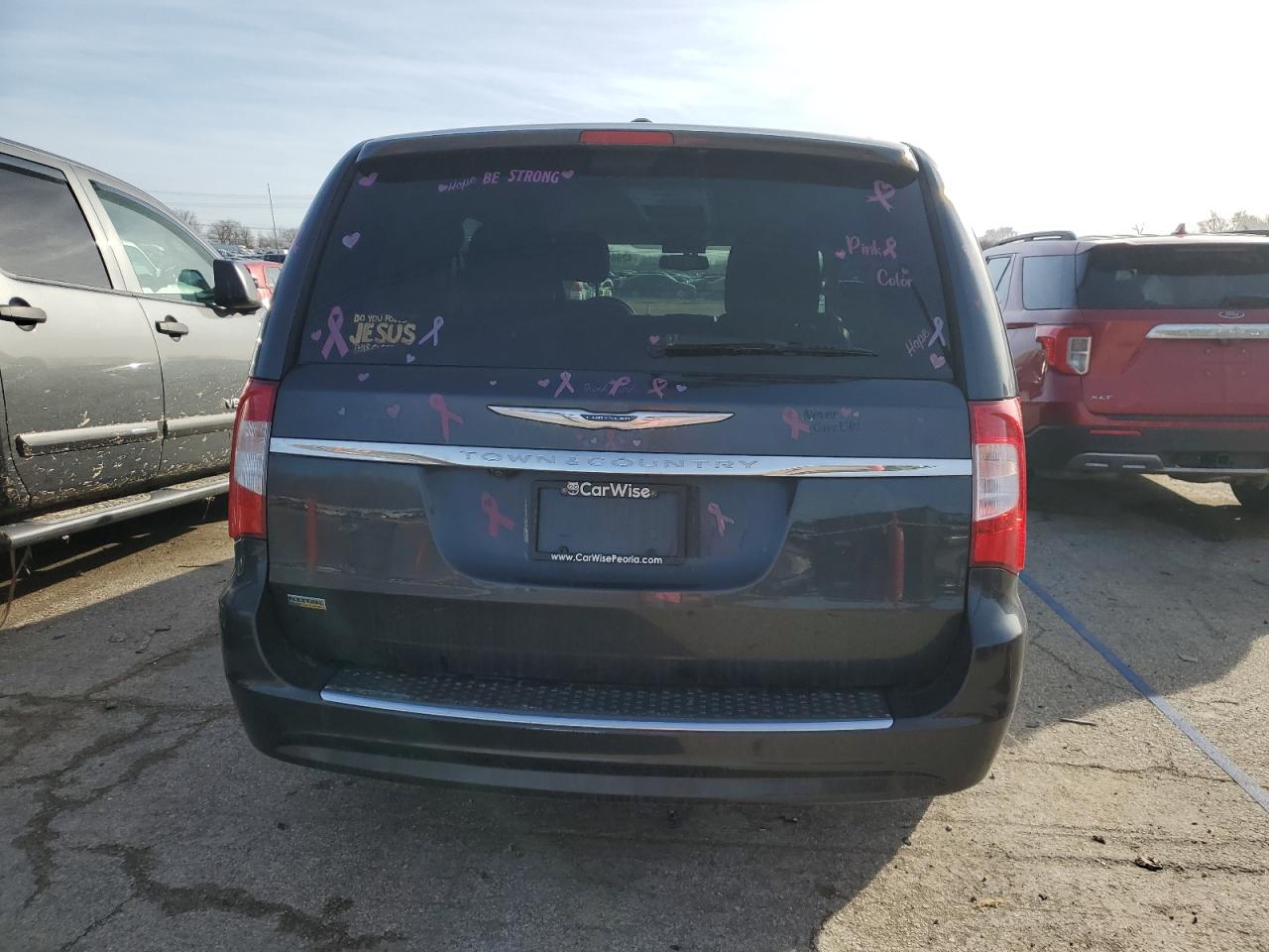 2014 Chrysler Town & Country - Image 6