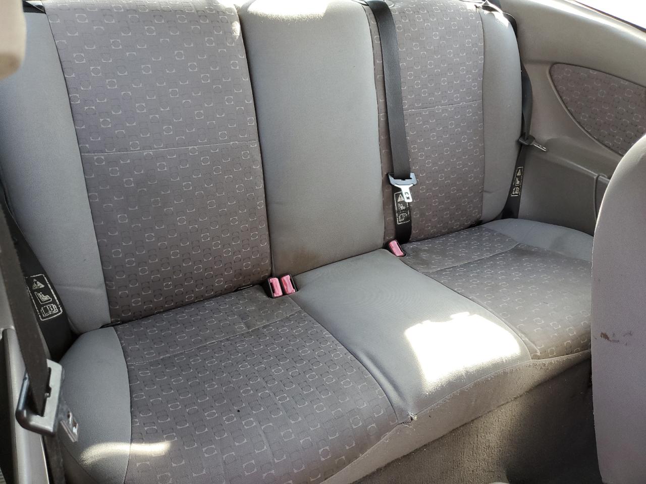 2003 Ford Focus - Image 11