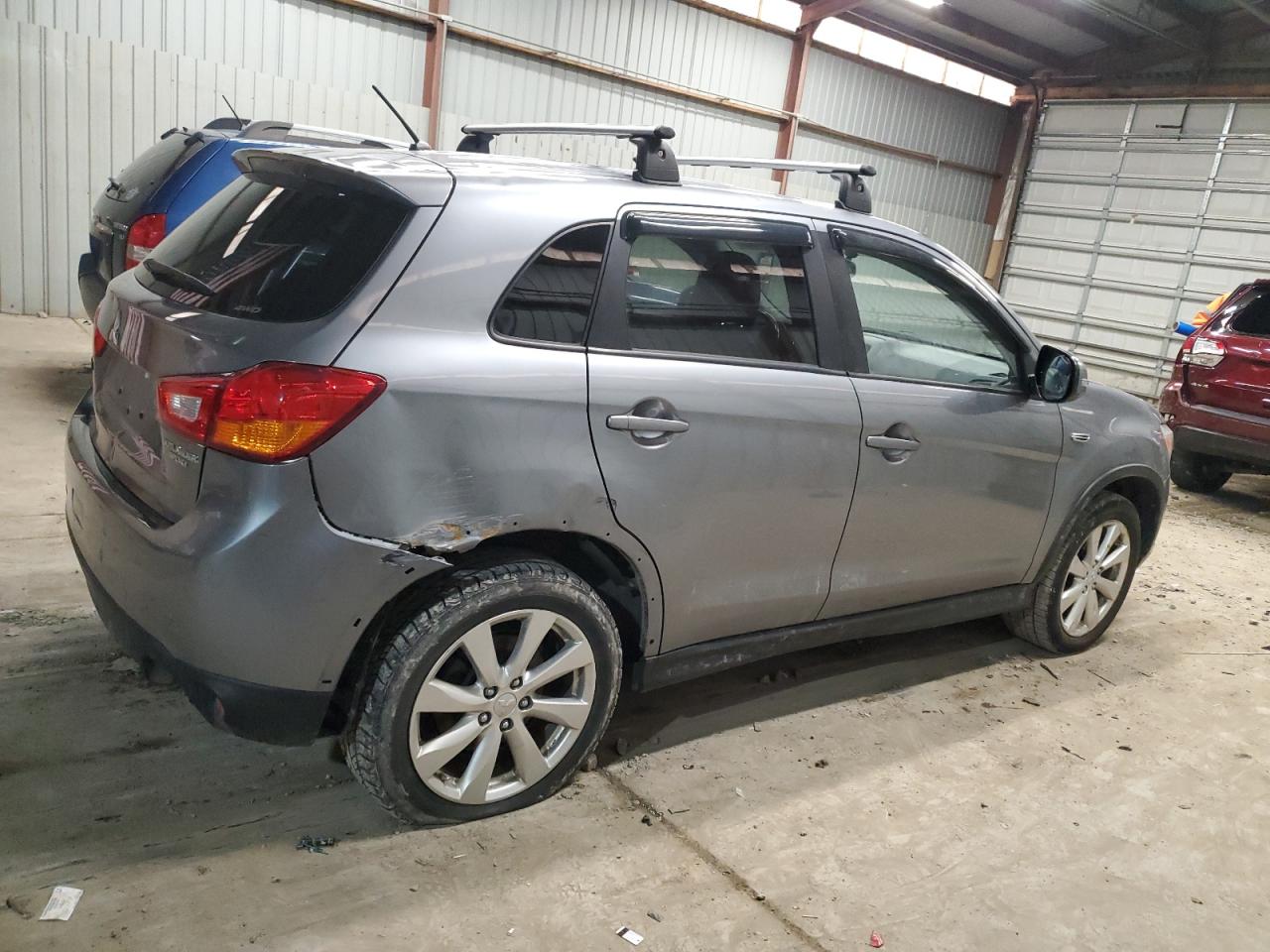 2016 Mitsubishi Outlander - Image 3