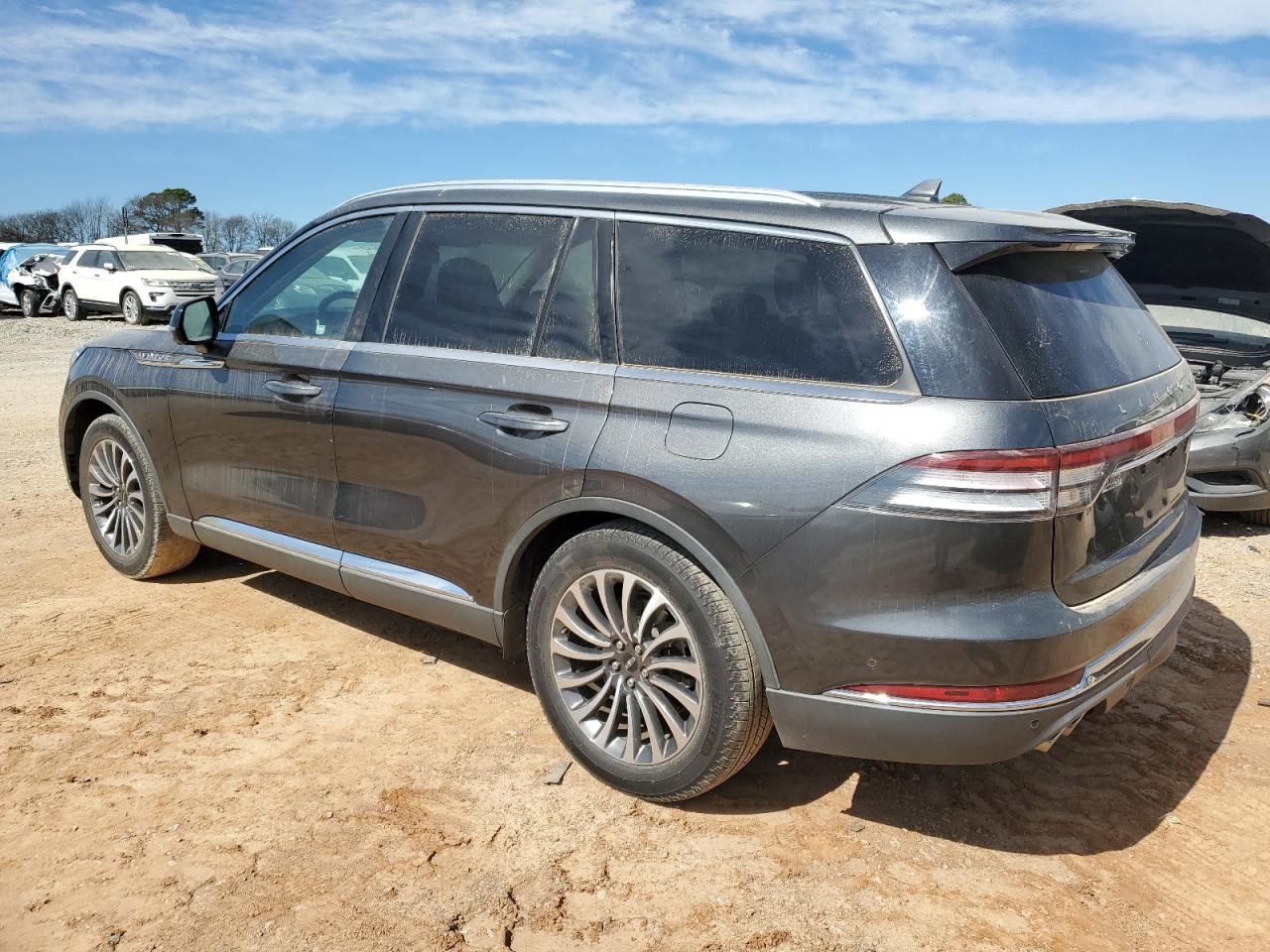 2020 Lincoln Aviator - Image 2