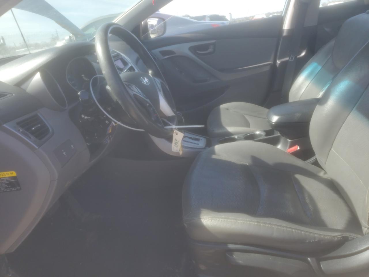 2011 Hyundai Elantra - Image 7