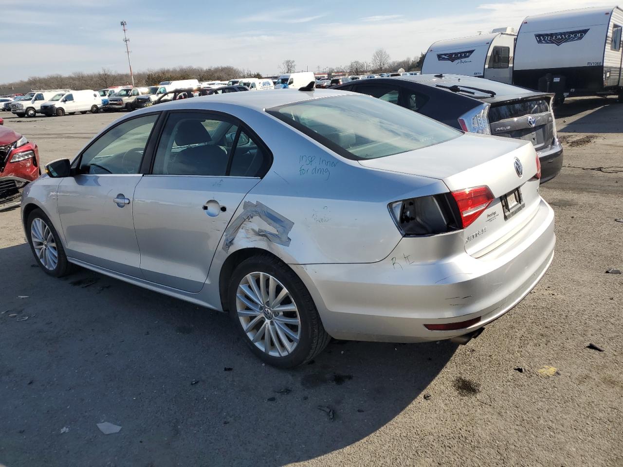 2015 Volkswagen Jetta - Image 2