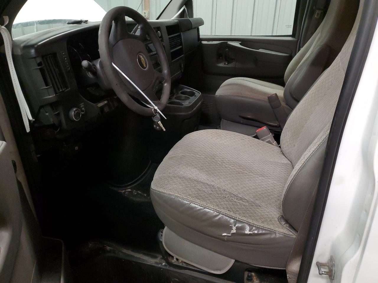 2011 Chevrolet Express - Image 7