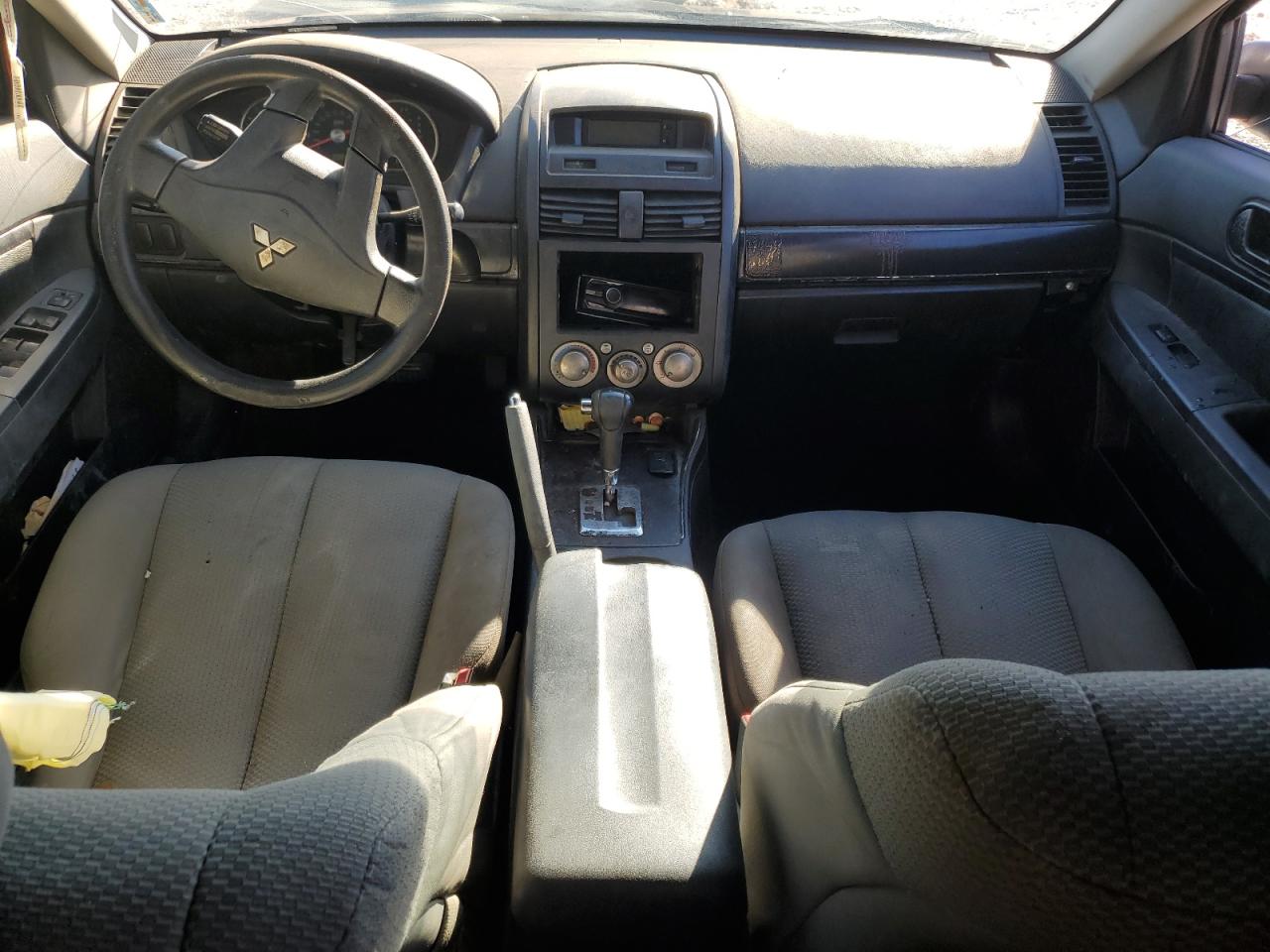 2009 Mitsubishi Galant - Image 8