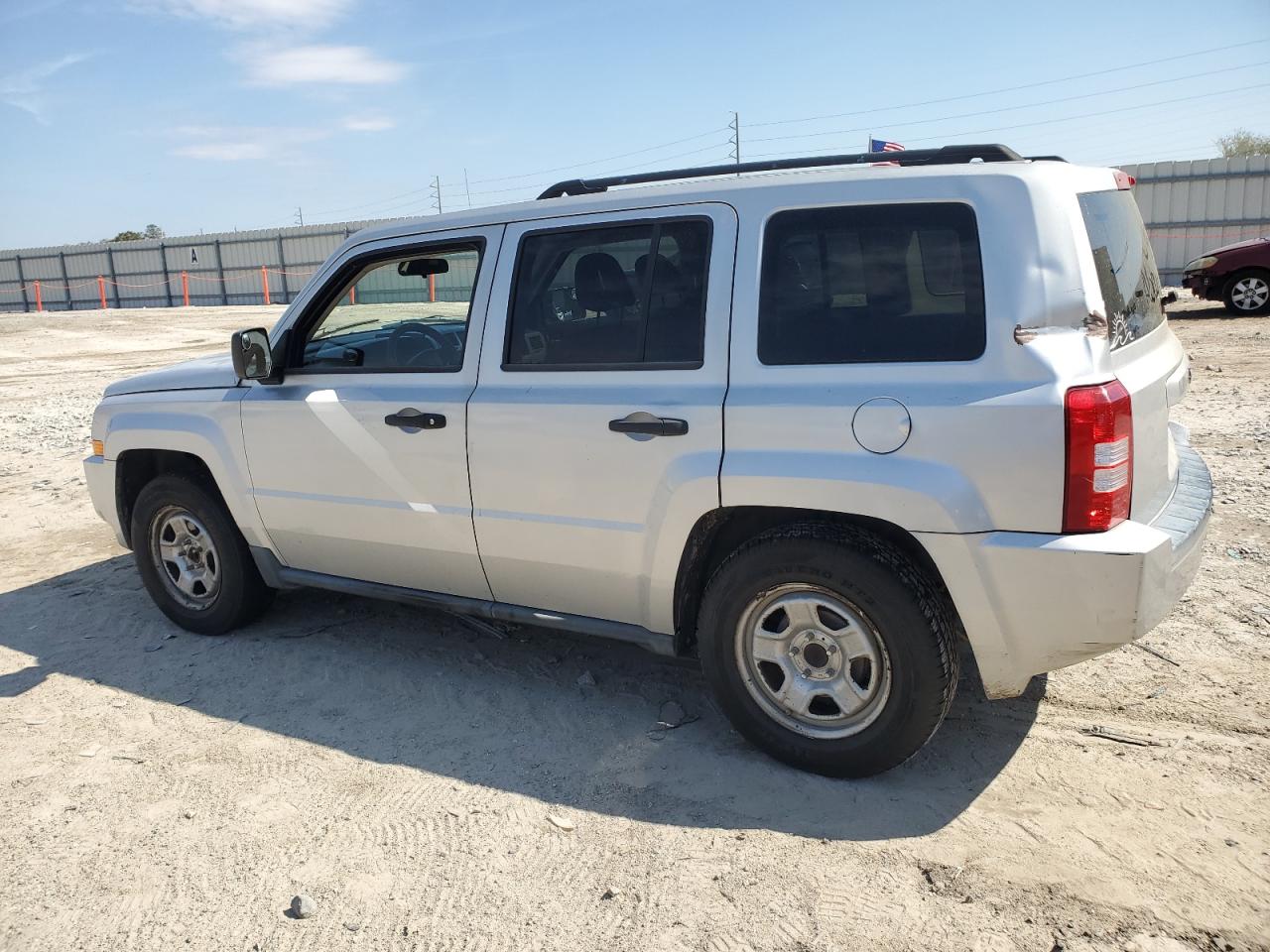 2008 Jeep Liberty (Patriot) - Image 2